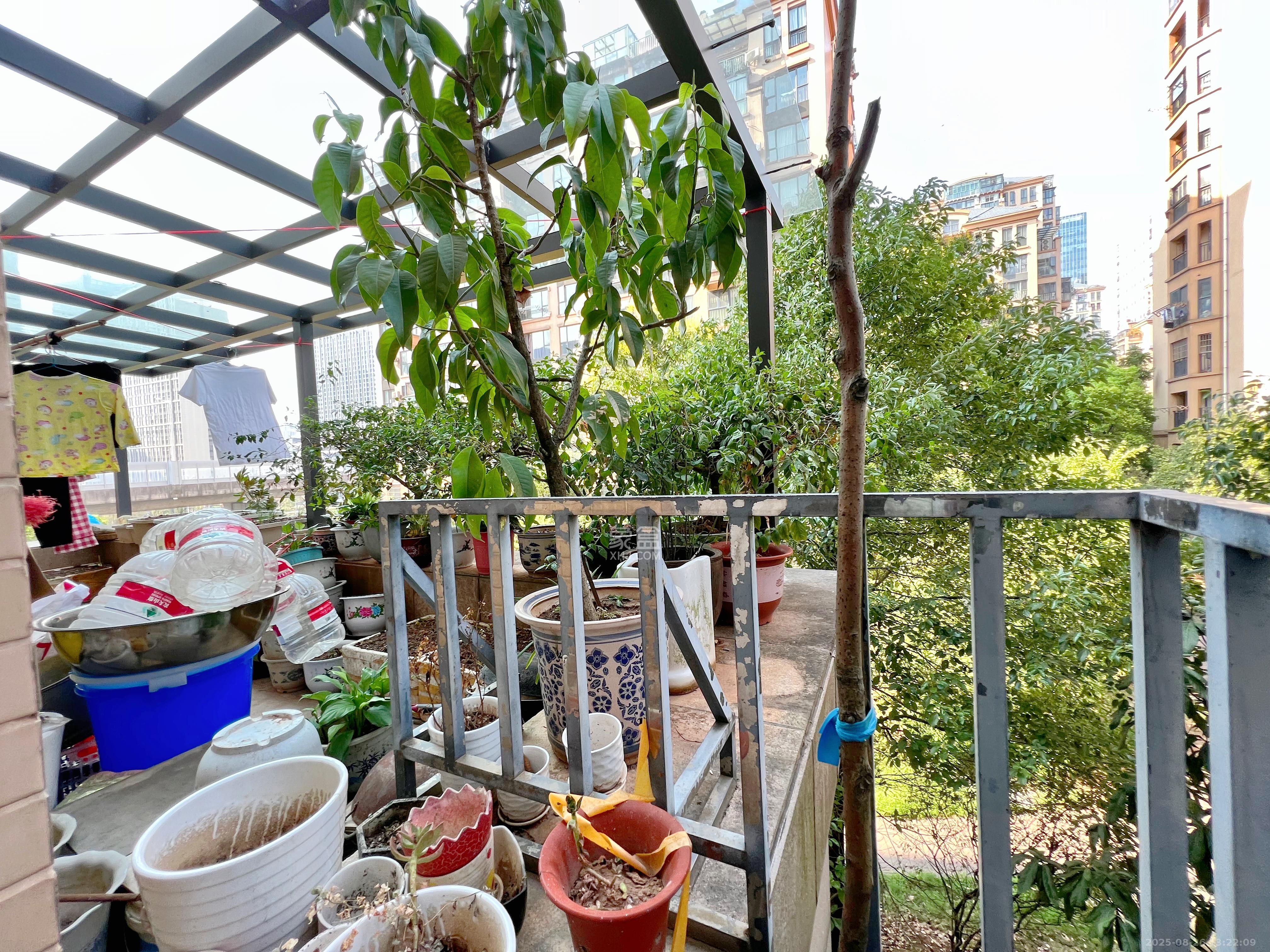 中城丽景香山园 3室2厅2卫 3500.0元/月 中城丽景香山园 3室2厅2卫 3500.0元/月室内图