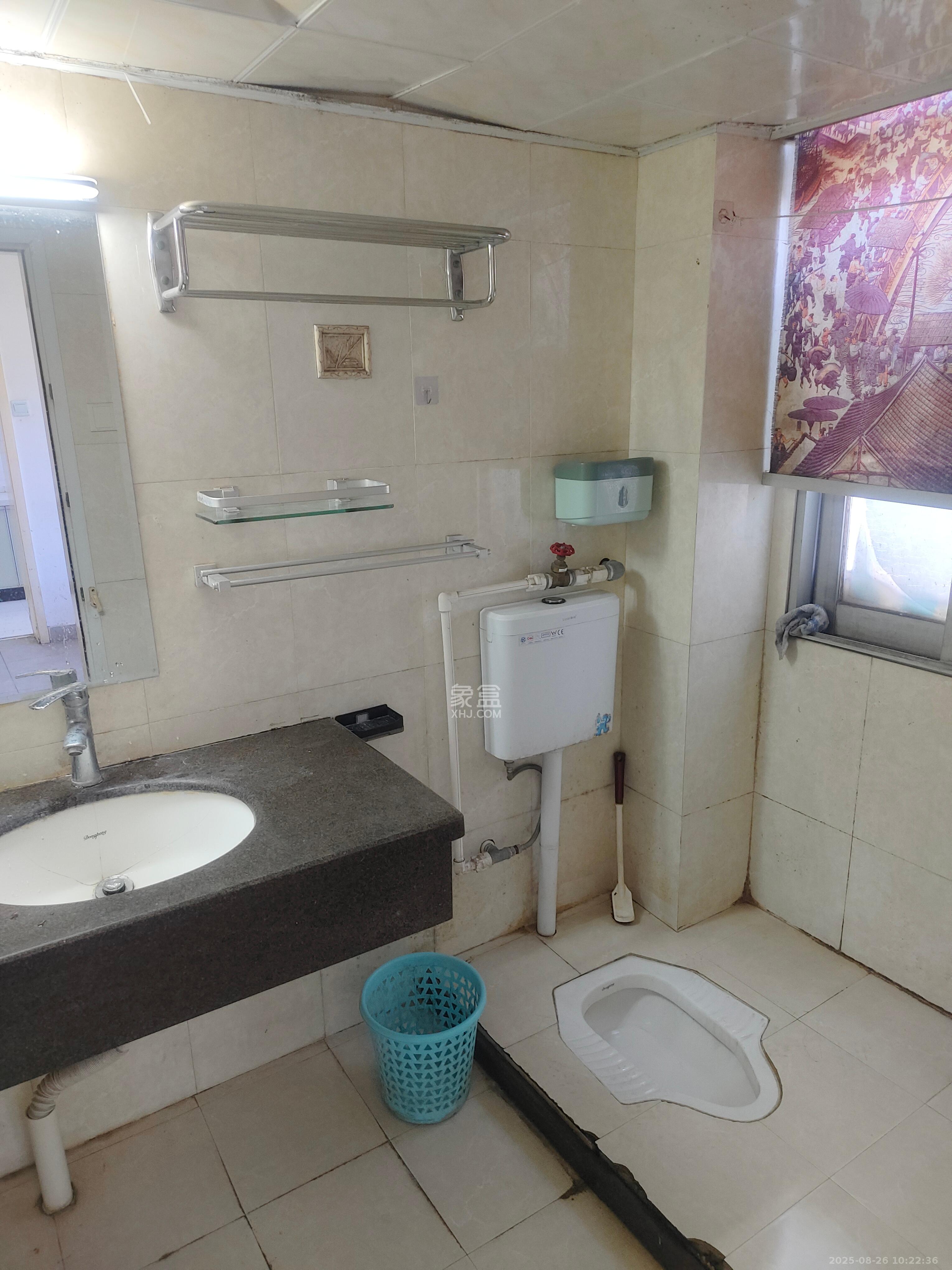 三湘小区  3室2厅2卫   1600.00元/月室内图