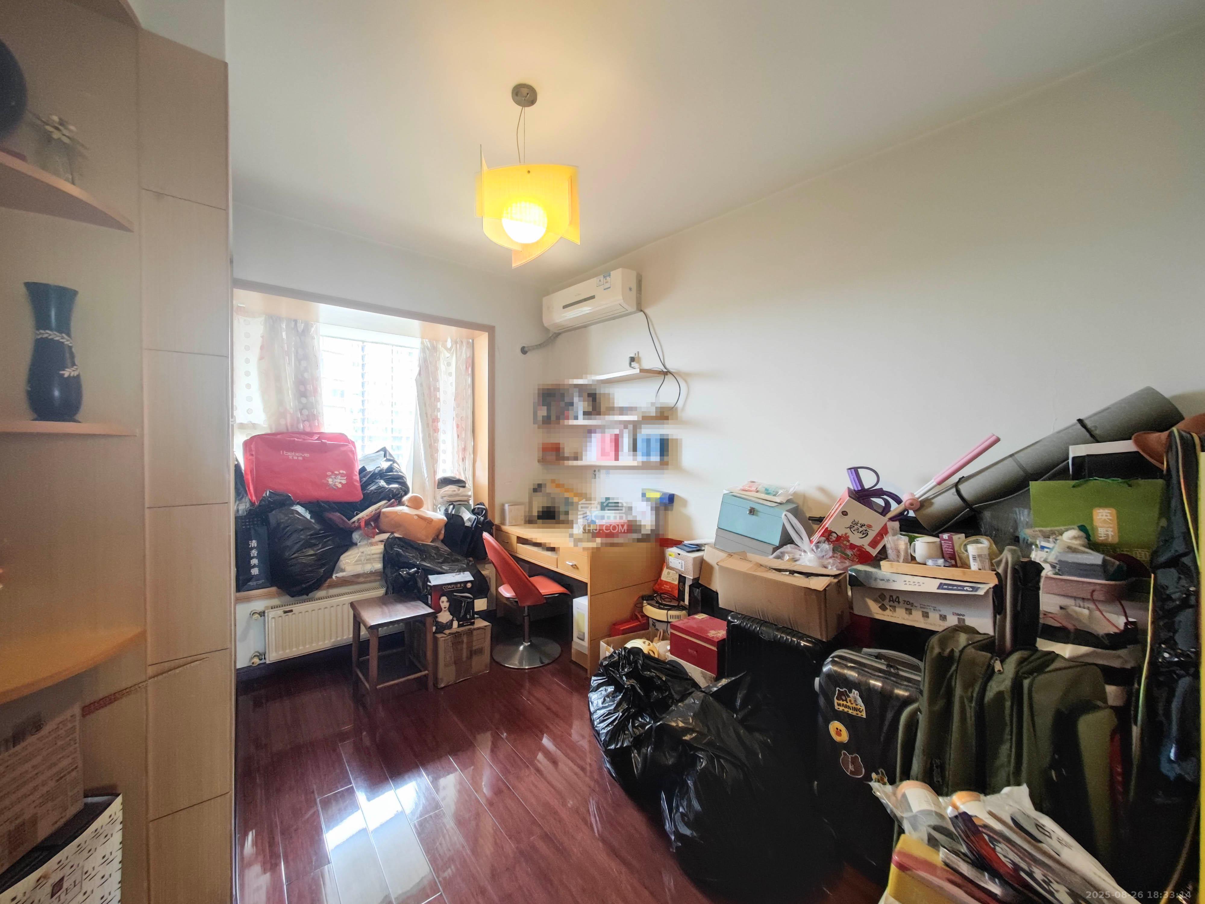 中建桂苑 4室2厅2卫 110.0万 中建桂苑 4室2厅2卫 110.0万卧室