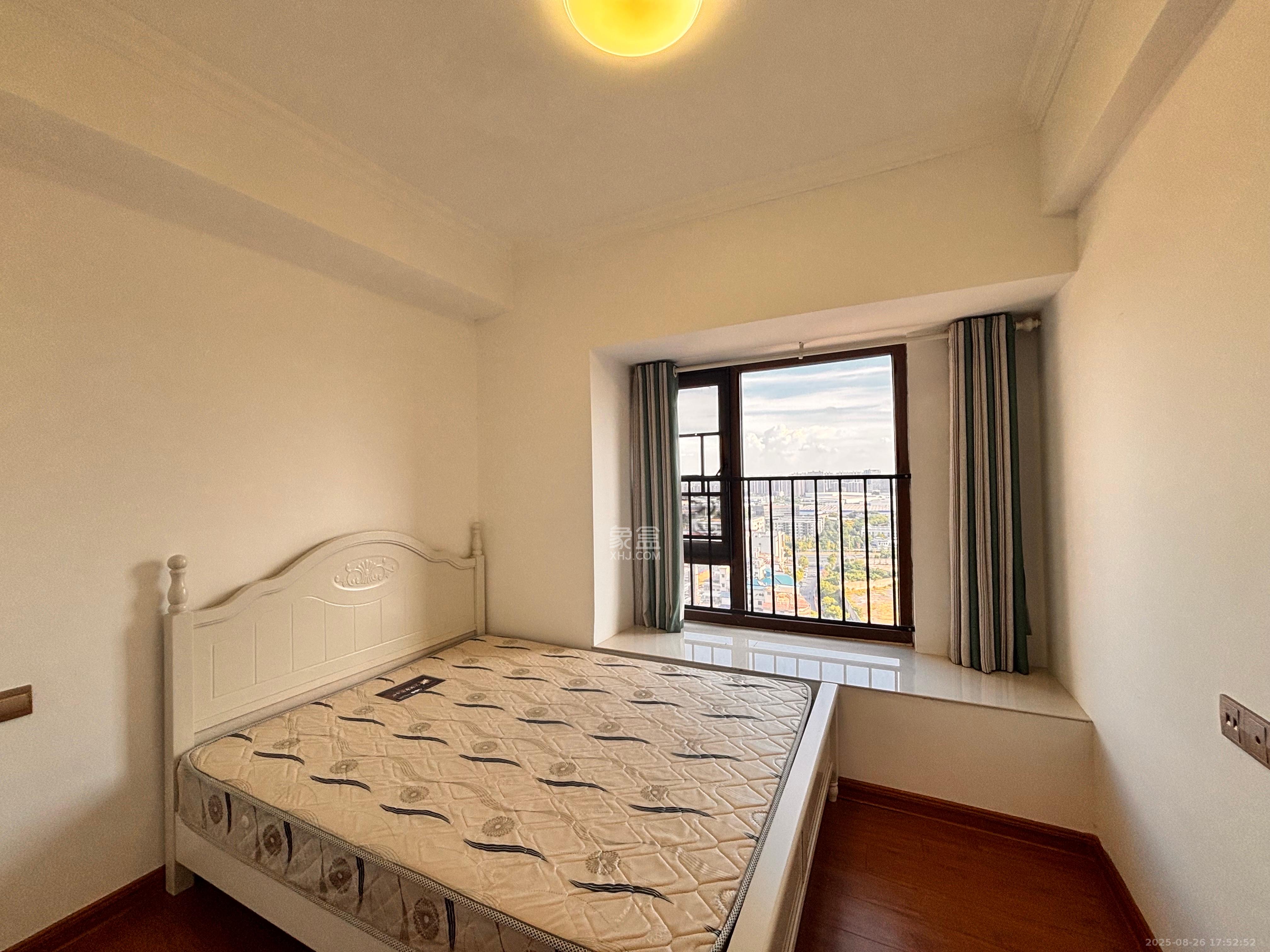 碧桂园星城首府 3室2厅2卫 2500.0元/月 碧桂园星城首府 3室2厅2卫 2500.0元/月室内图