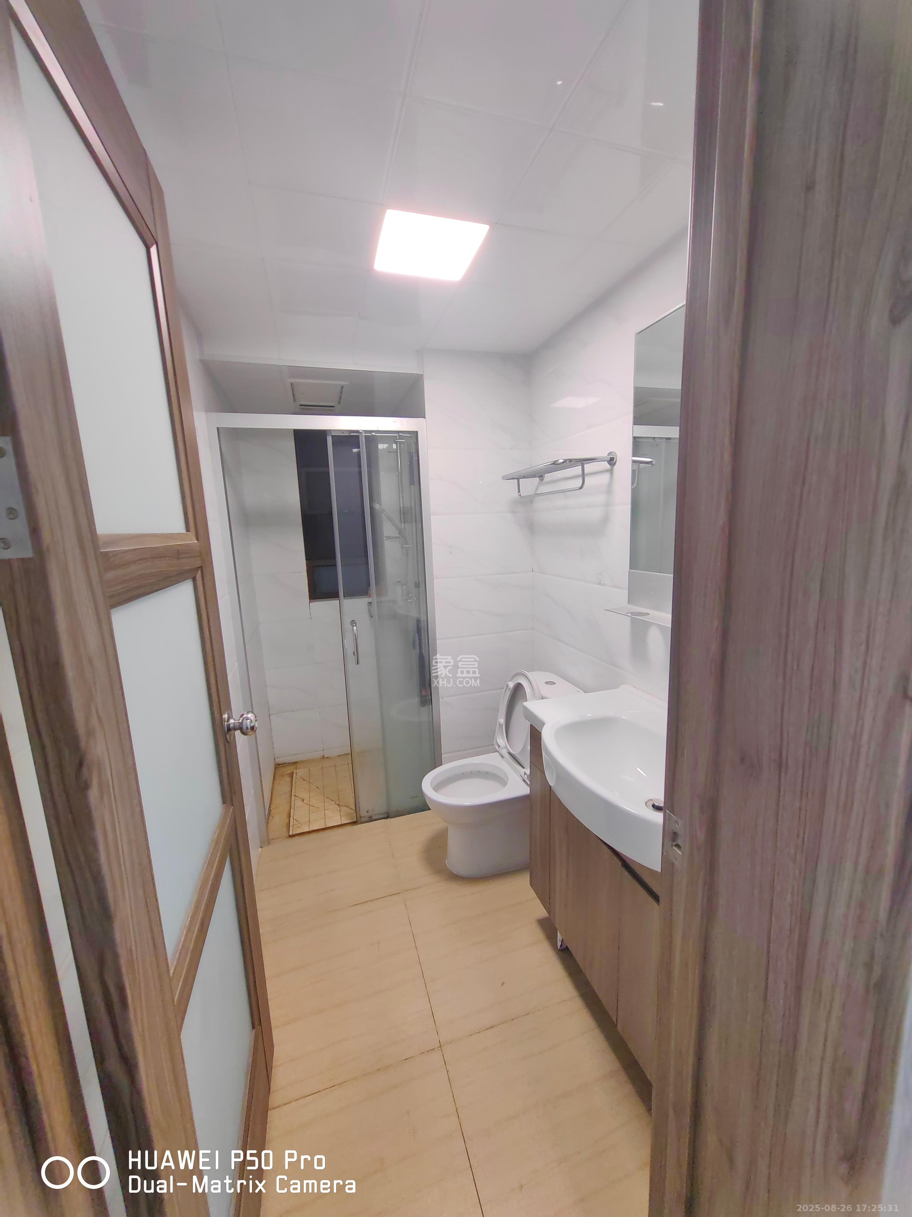 碧桂园星城首府 3室2厅2卫 2400.0元/月 碧桂园星城首府 3室2厅2卫 2400.0元/月室内图