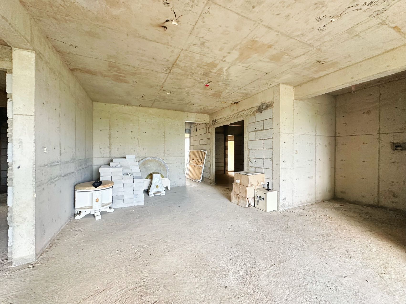 海口湾1号 4室2厅2卫 598.0万 海口湾1号 4室2厅2卫 598.0万客厅