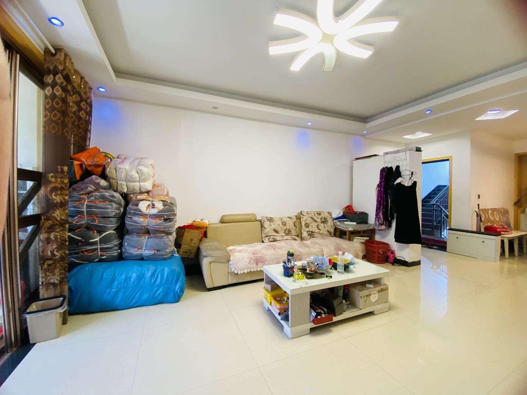 四海花园  2室2厅1卫    900.0元/月 四海花园  2室2厅1卫    900.0元/月室内图