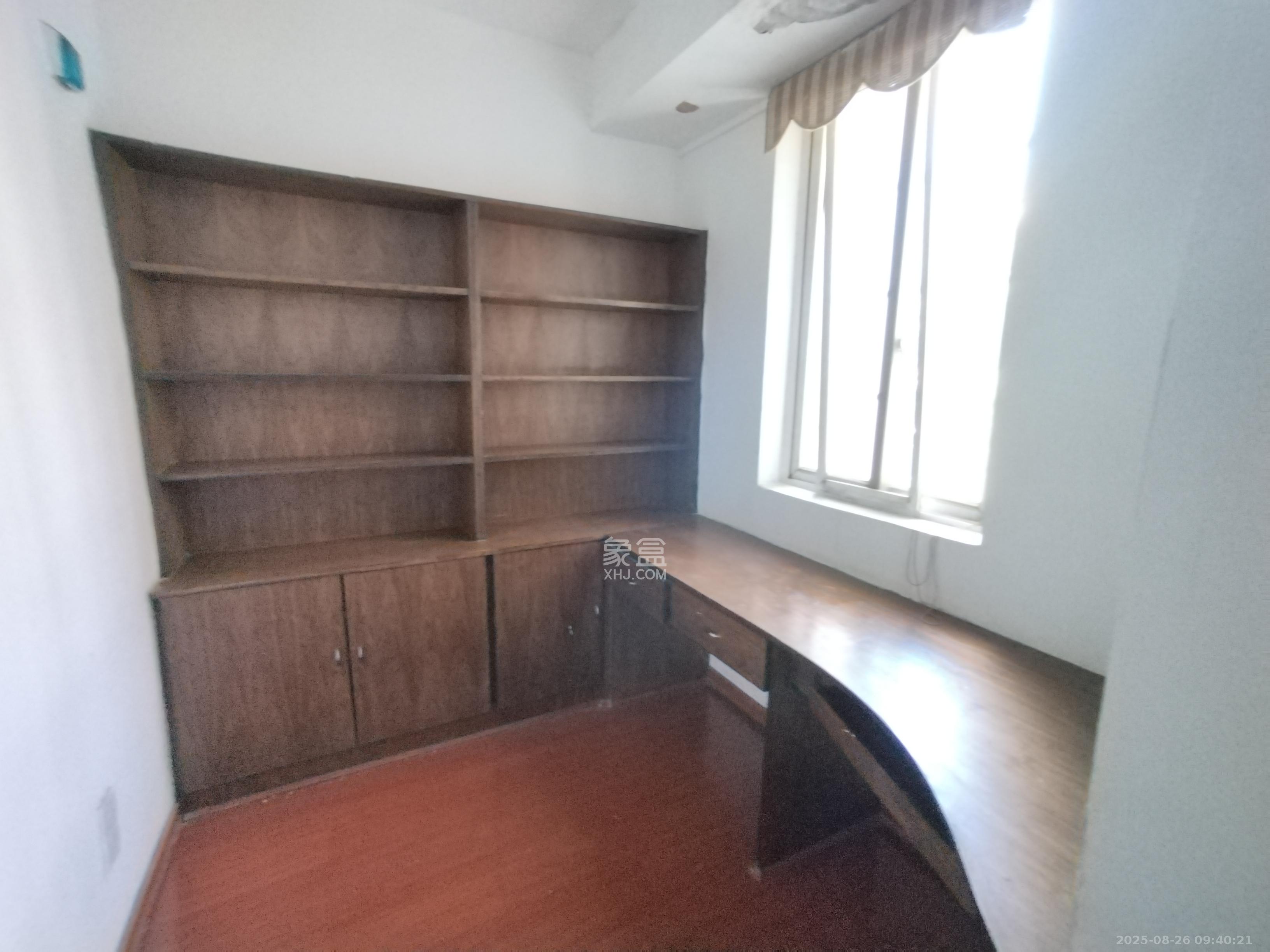 德润园  3室2厅2卫    2200.0元/月室内图