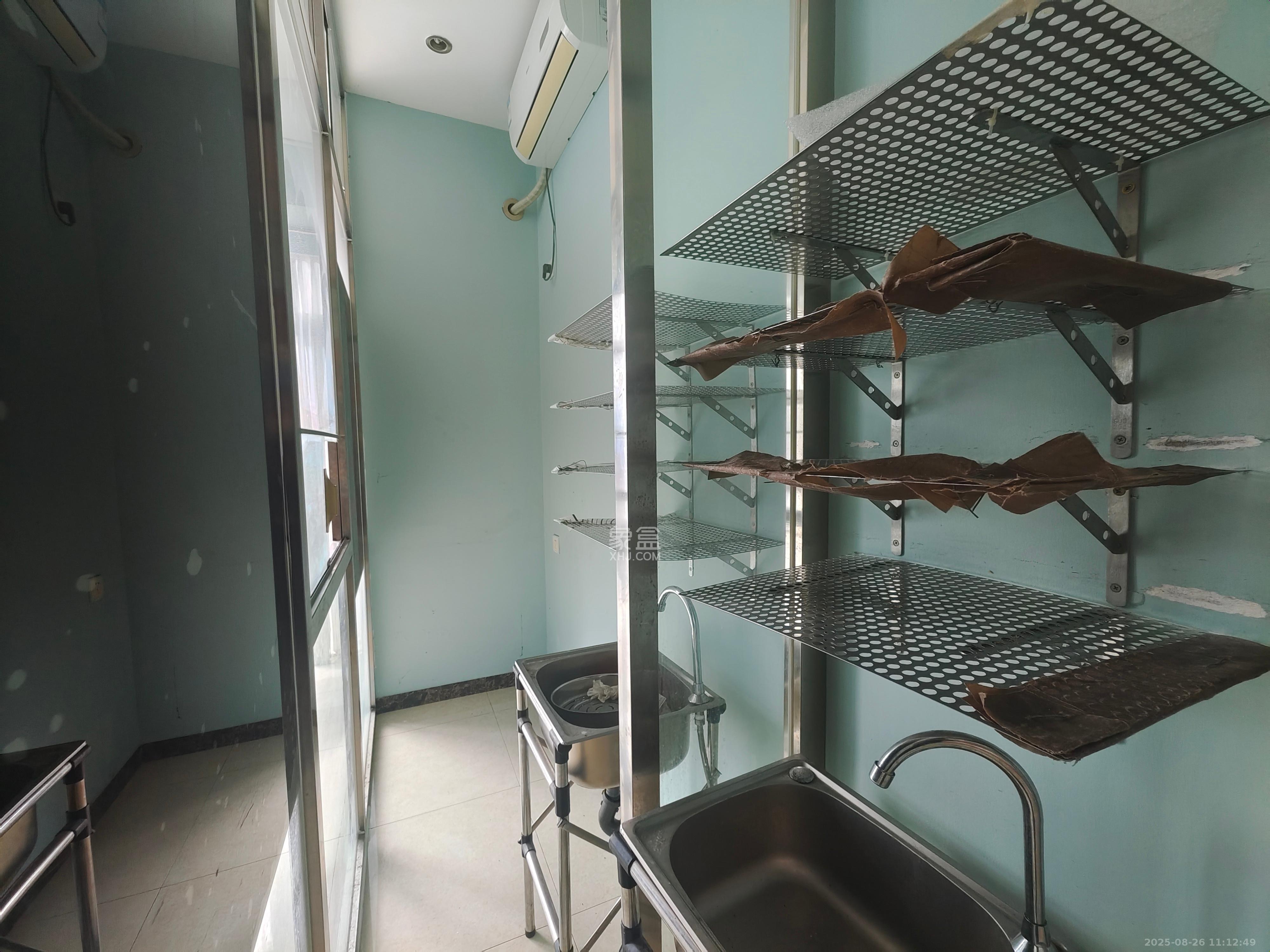 奥克斯广场  1室1厅1卫    1800.0元/月室内图