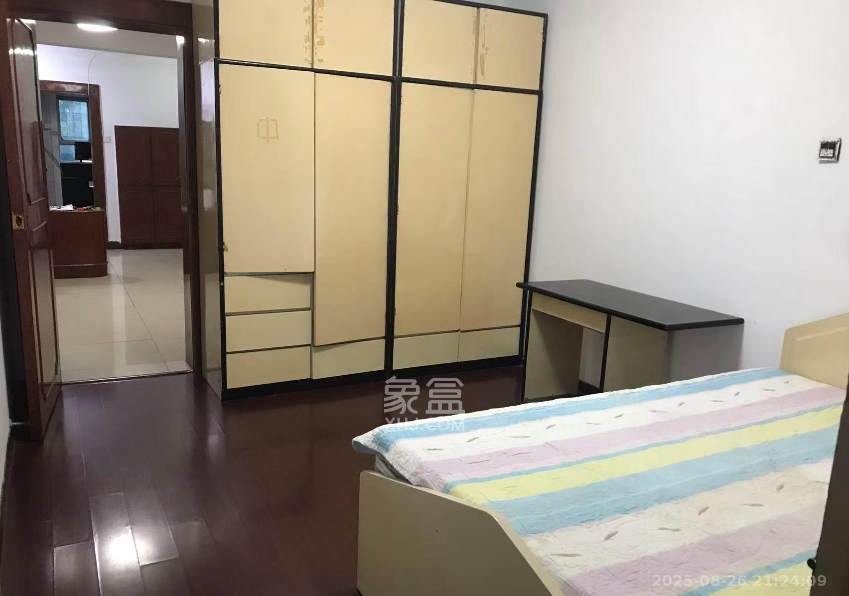 井湾子中学教职工宿舍 2室1厅1卫 1500.0元/月 井湾子中学教职工宿舍 2室1厅1卫 1500.0元/月室内图