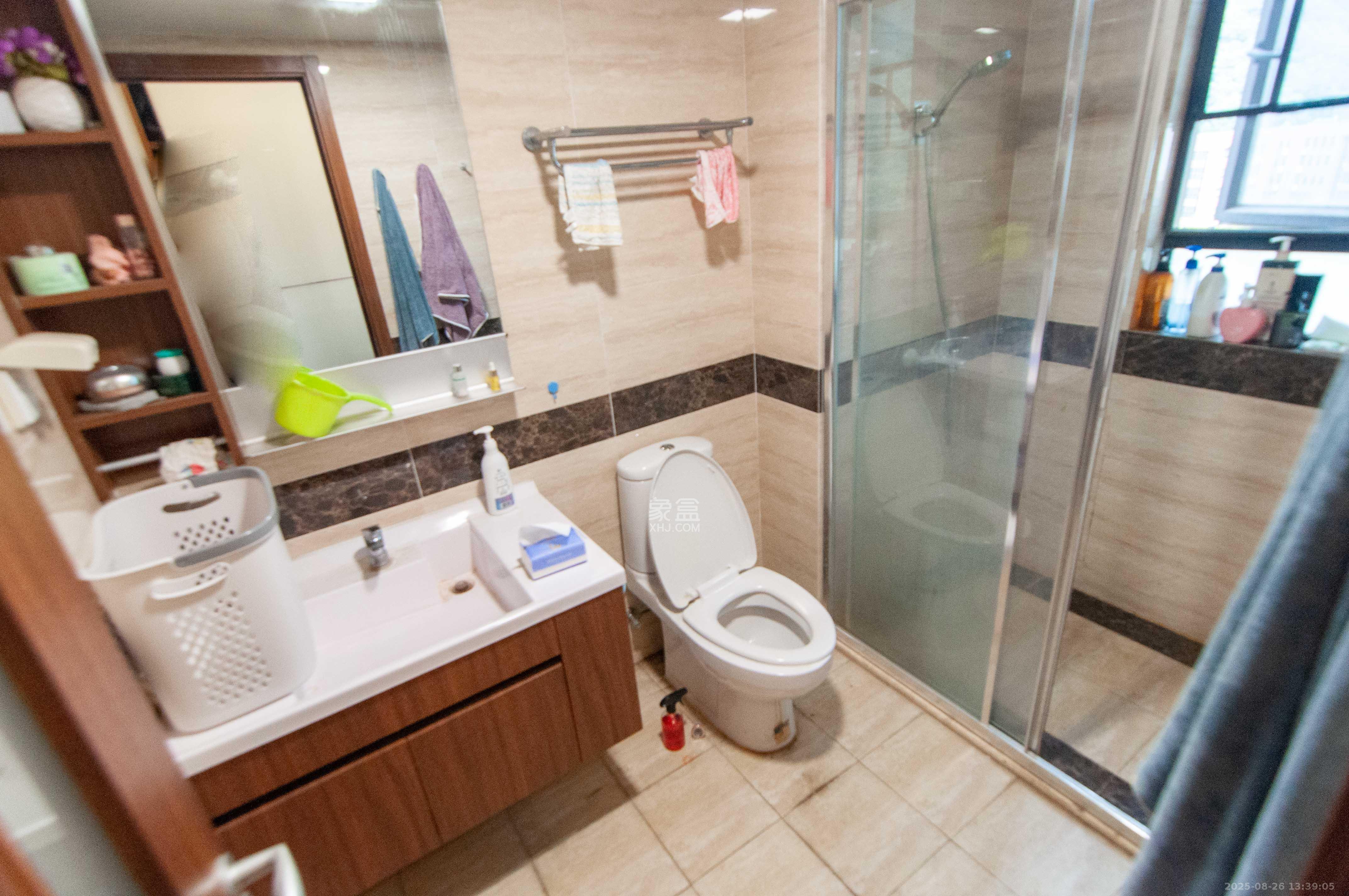 万科里梅溪郡 3室2厅2卫 208.0万 万科里梅溪郡 3室2厅2卫 208.0万卫生间