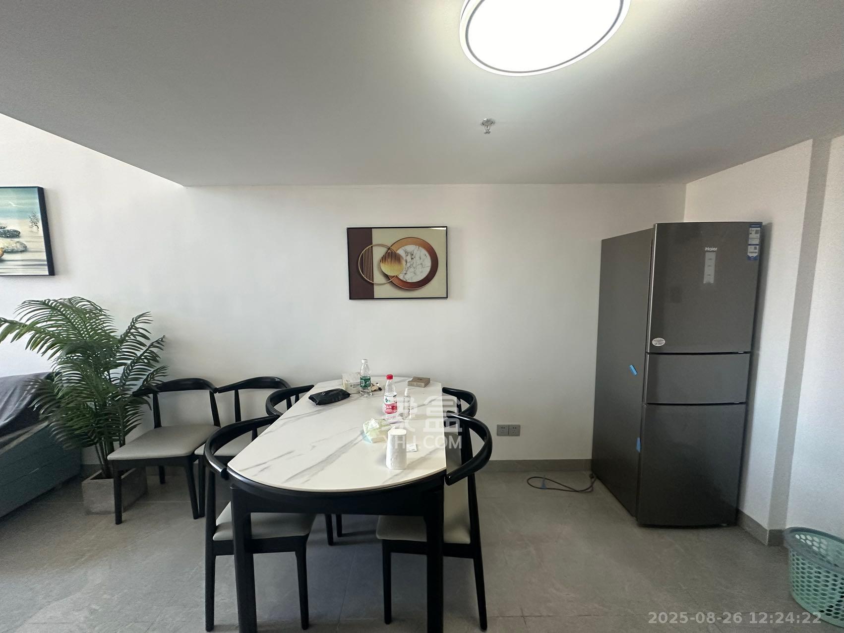 恒大御景半岛锦绣苑  2室2厅2卫    2800.0元/月 恒大御景半岛锦绣苑  2室2厅2卫    2800.0元/月室内图