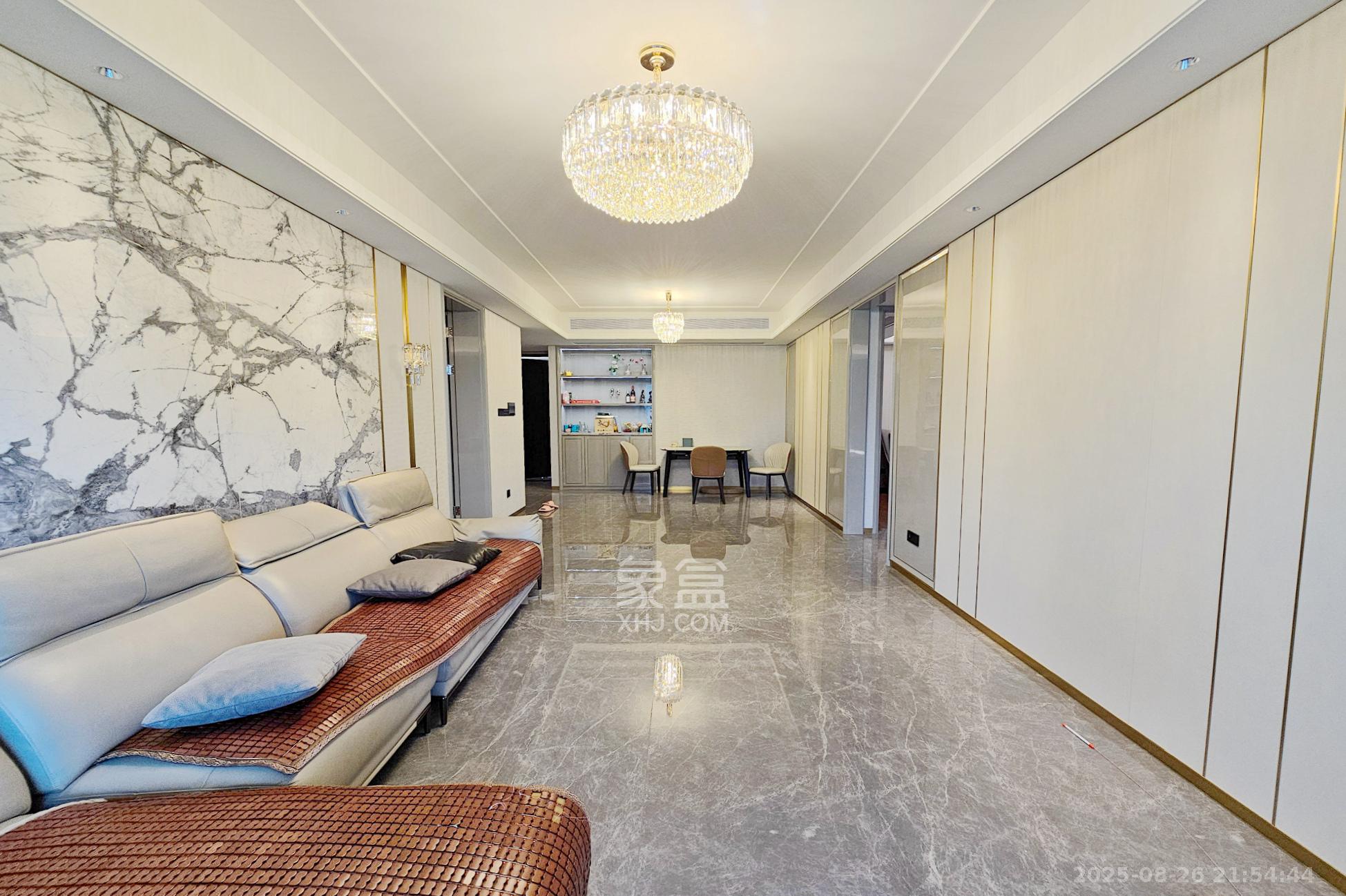 运达滨河广场 3室1厅1卫 348.0万 运达滨河广场 3室1厅1卫 348.0万客厅