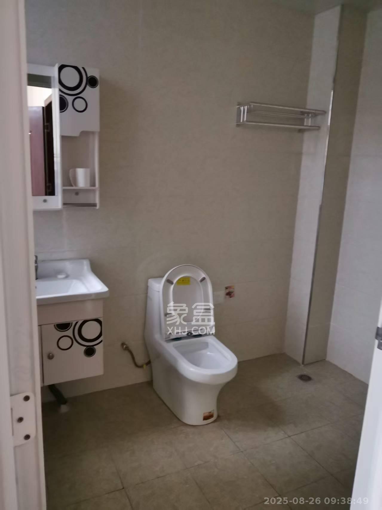 银桂苑  5室2厅1卫   3500.00元/月室内图