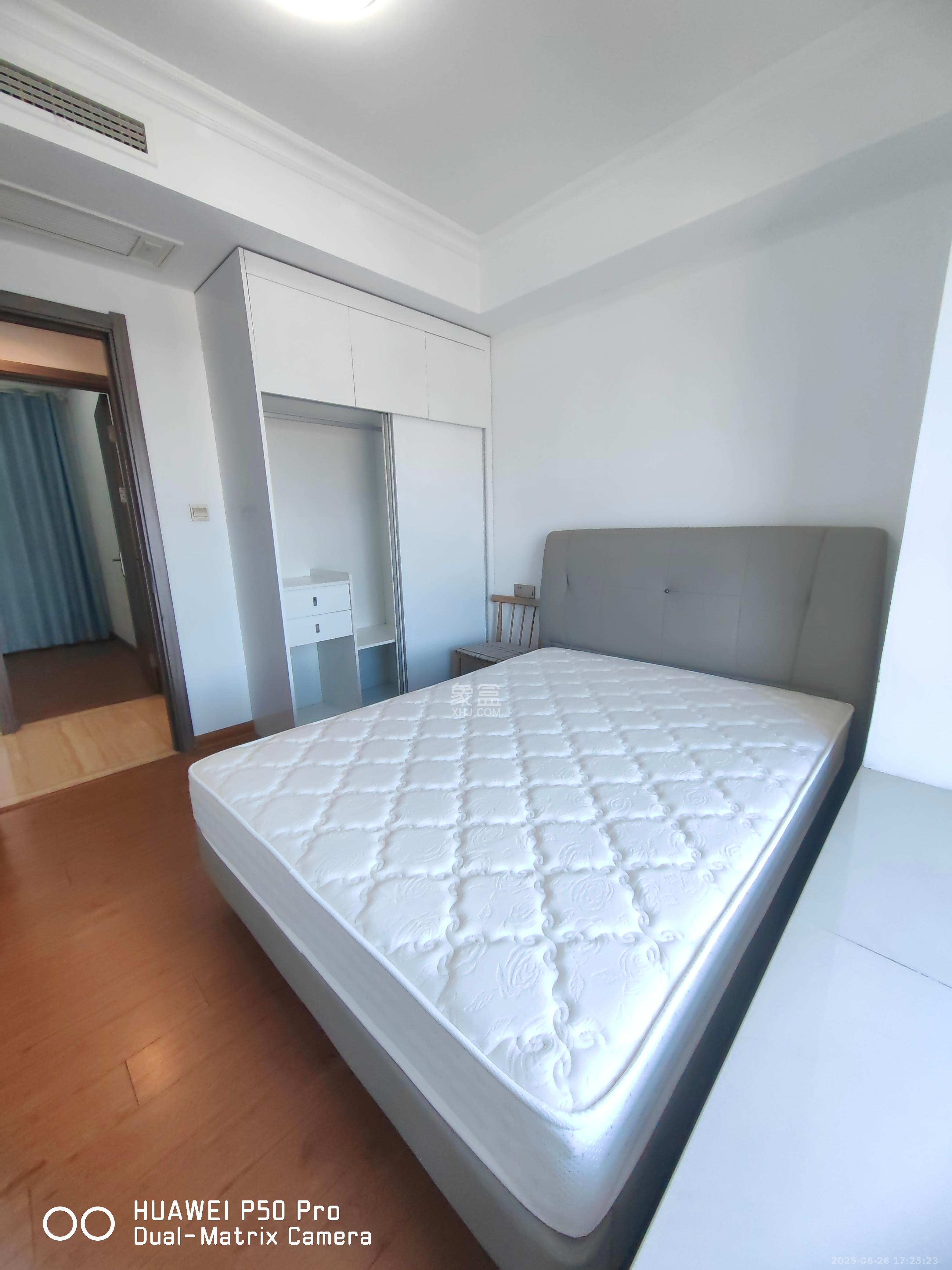 碧桂园星城首府  3室2厅2卫    2400.0元/月室内图