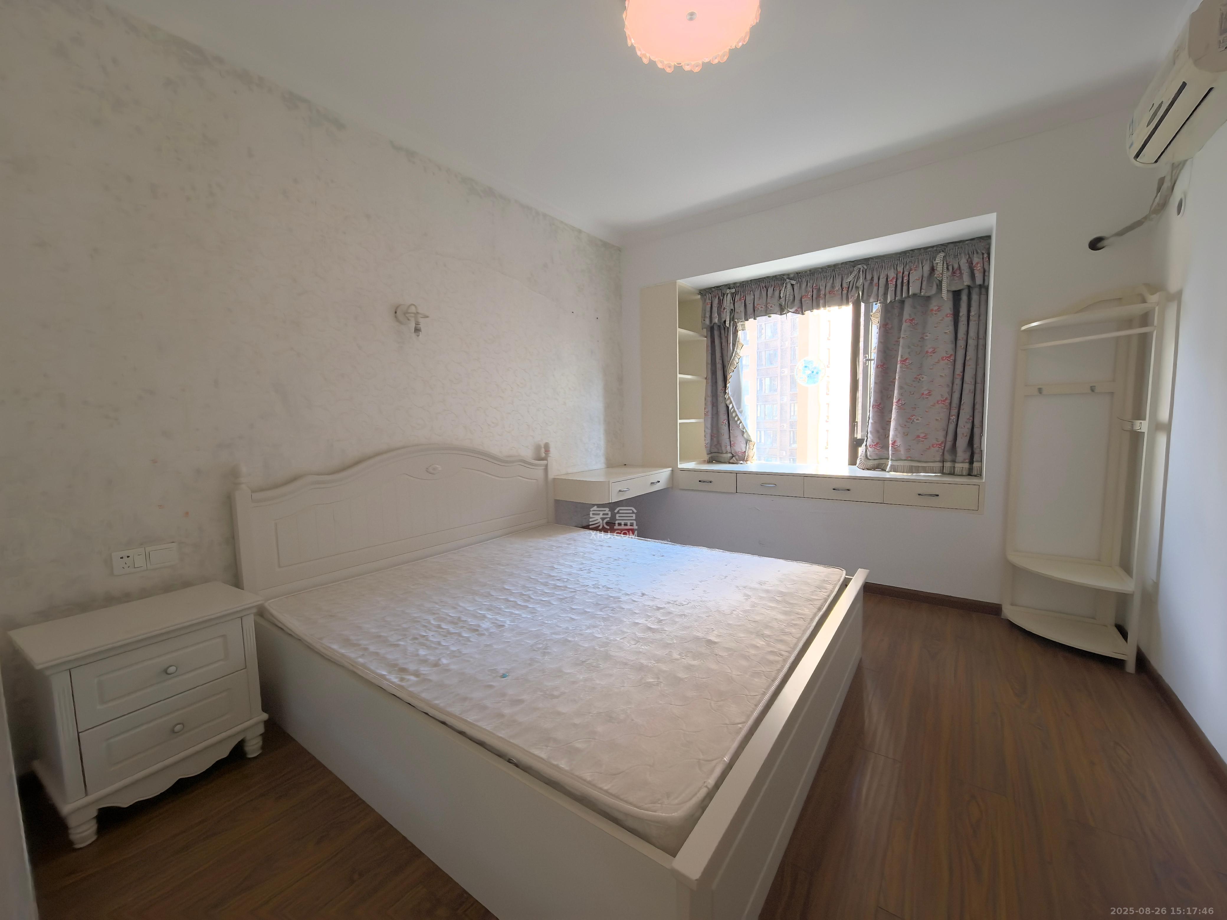 华润凤凰城三期  2室2厅1卫    2000.0元/月室内图