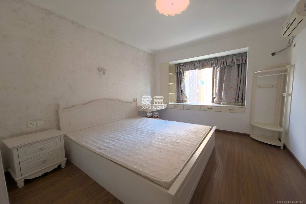 华润凤凰城三期  2室2厅1卫    2000.0元/月 华润凤凰城三期  2室2厅1卫    2000.0元/月室内图