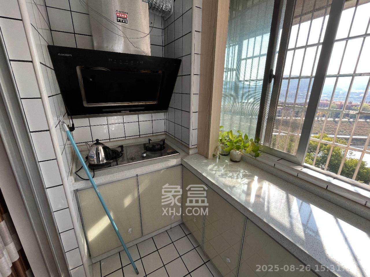 观湖公寓  1室1厅1卫    1600.0元/月室内图