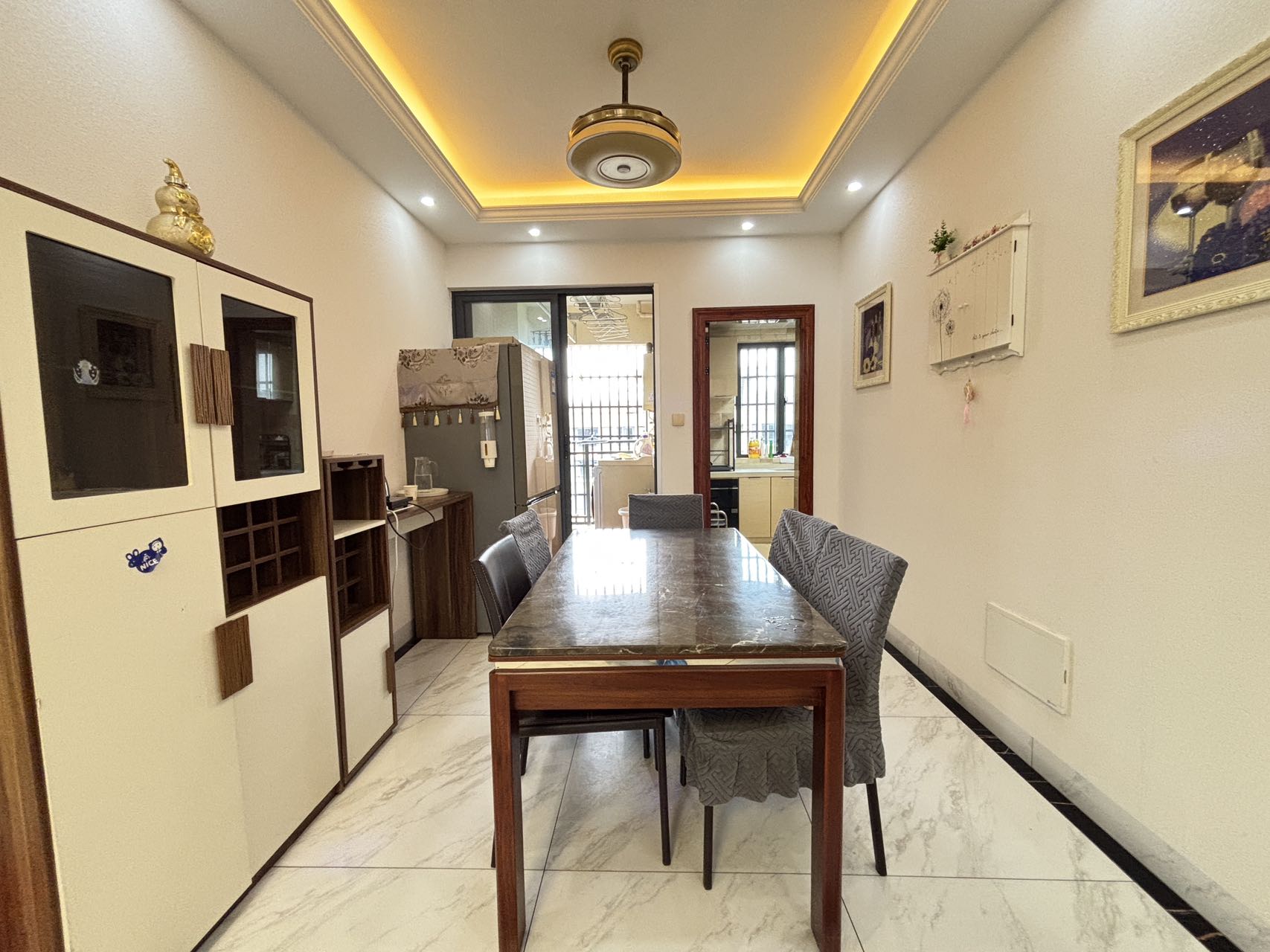 颐养公社阳光城 3室2厅2卫 3200.0元/月 颐养公社阳光城 3室2厅2卫 3200.0元/月室内图