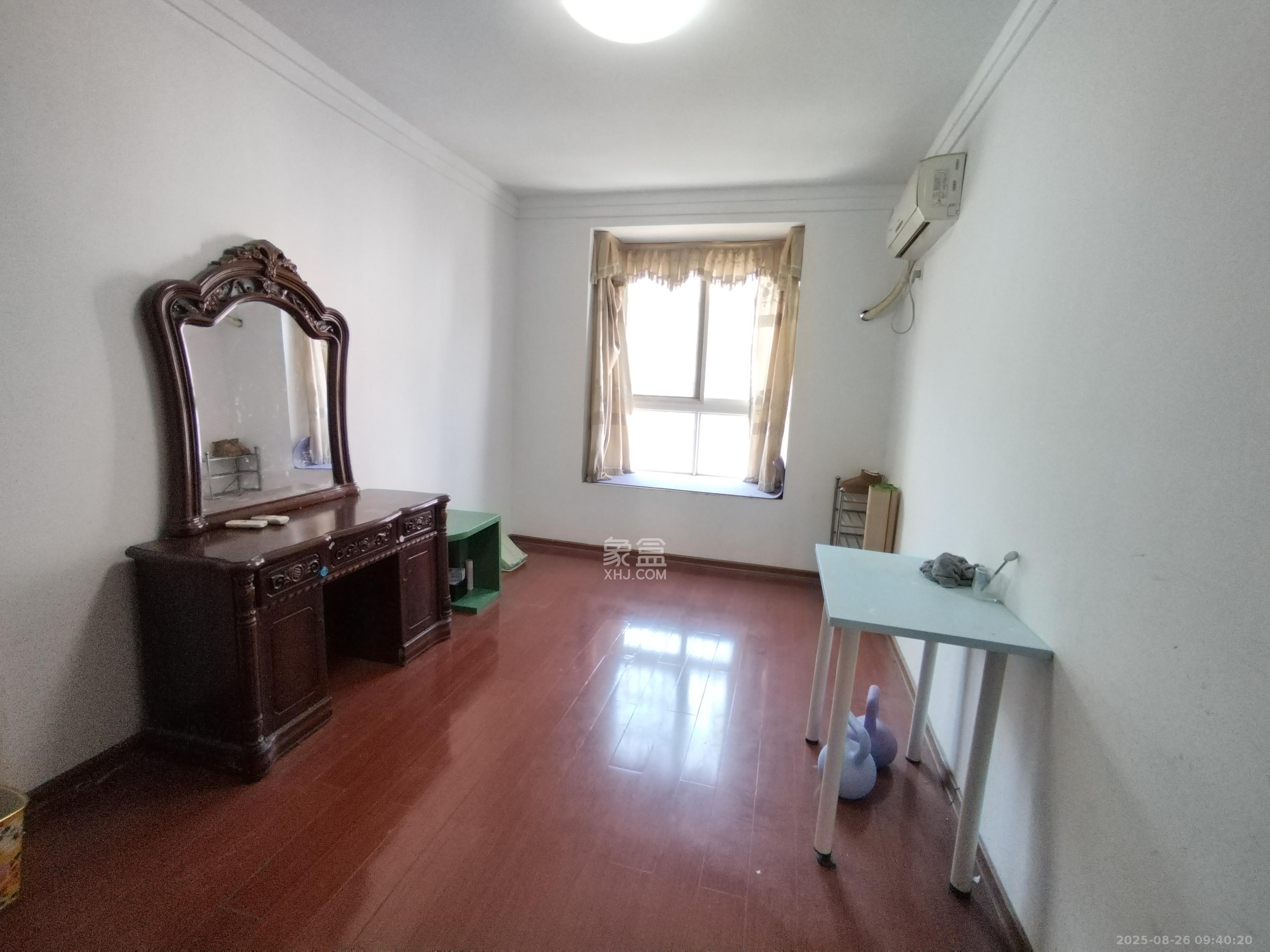 德润园  3室2厅2卫    2200.0元/月室内图