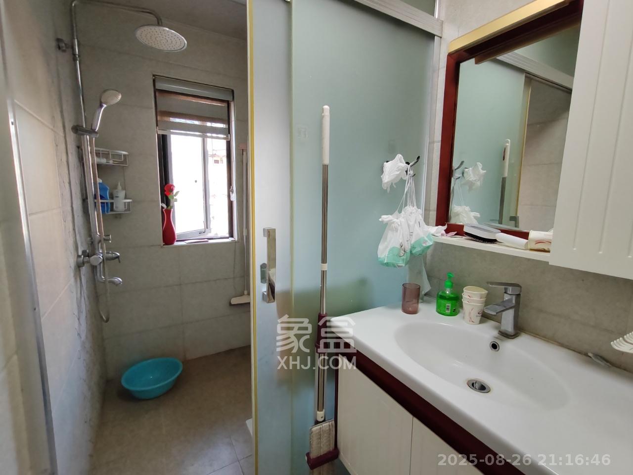 枫华府第  3室2厅2卫    2300.0元/月 枫华府第  3室2厅2卫    2300.0元/月室内图