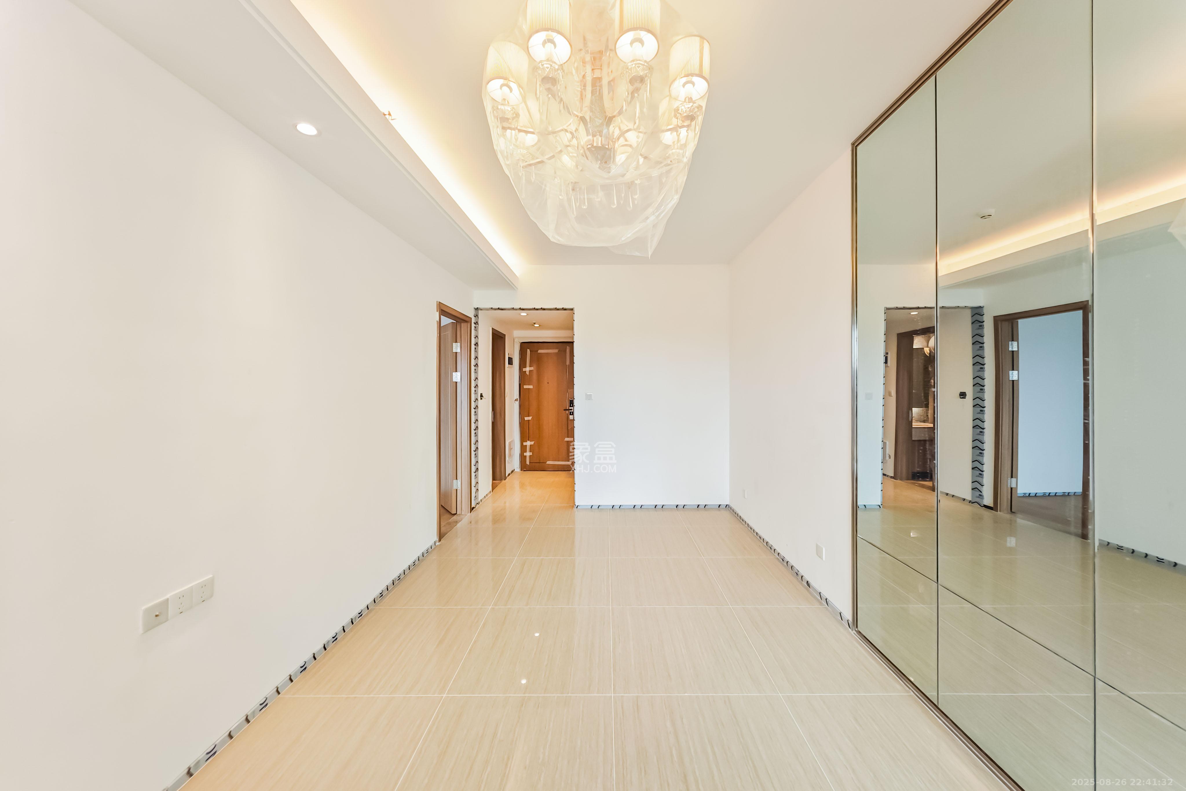 恒大国际广场  1室1厅1卫    36.6万 恒大国际广场  1室1厅1卫    36.6万客厅