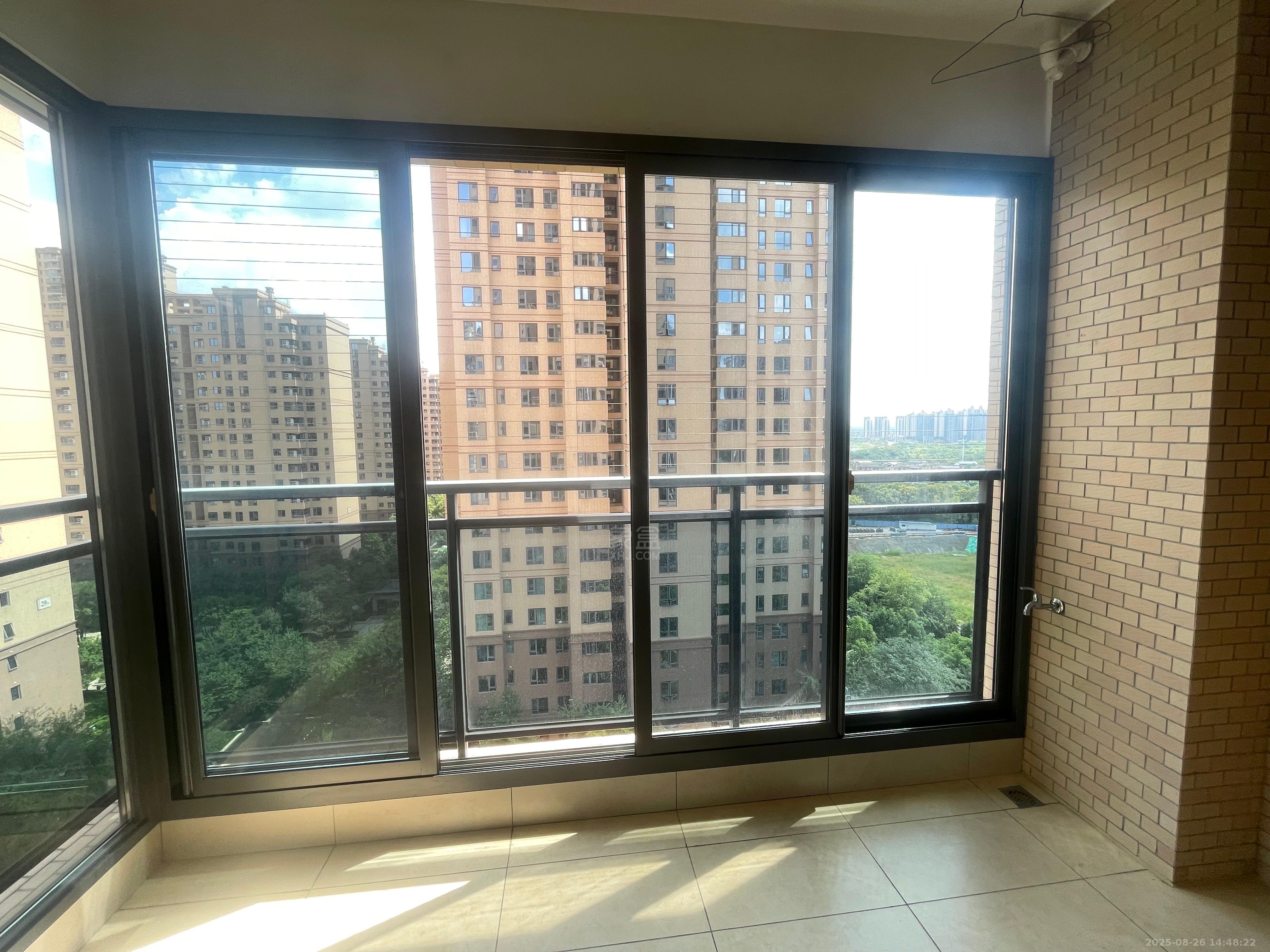 晋合湘水湾四期  2室1厅1卫    2300.0元/月室内图