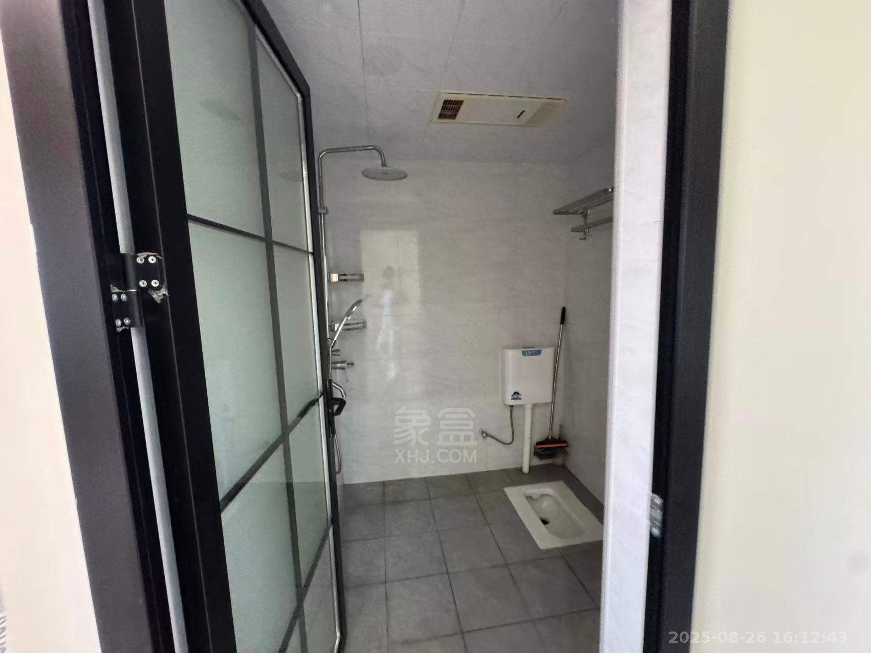 城市公园  1室1厅1卫   1100.00元/月室内图