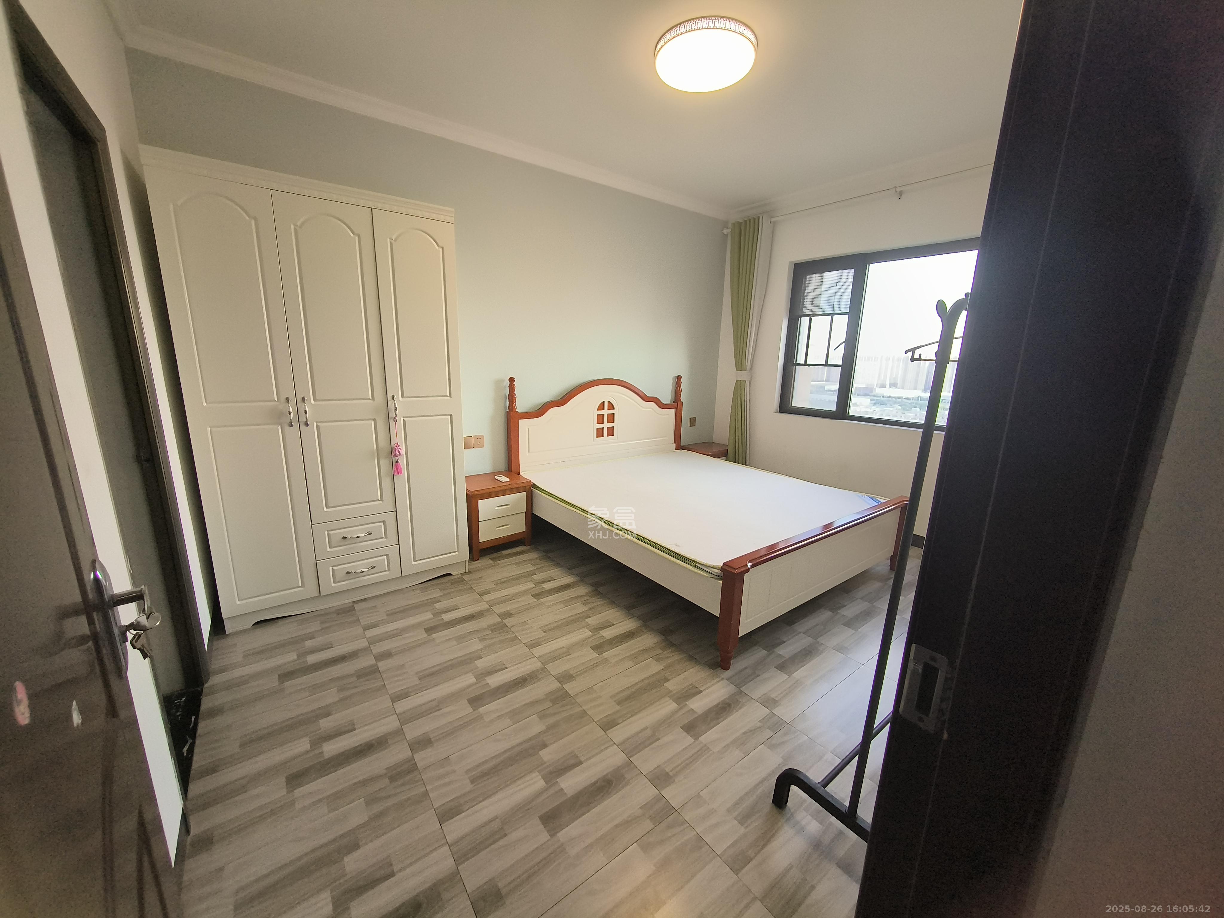 华润置地广场二期  3室2厅1卫    2200.0元/月室内图