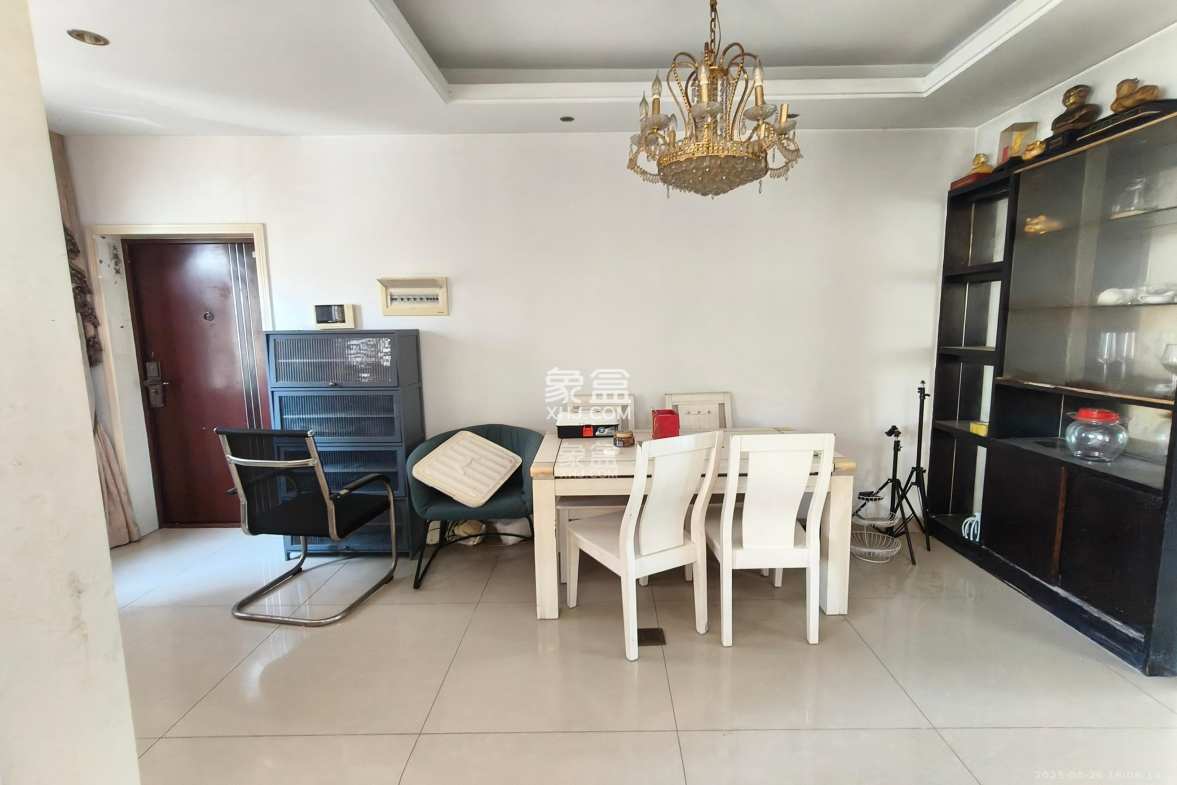 星城映象 3室2厅2卫 2600.0元/月 星城映象 3室2厅2卫 2600.0元/月室内图