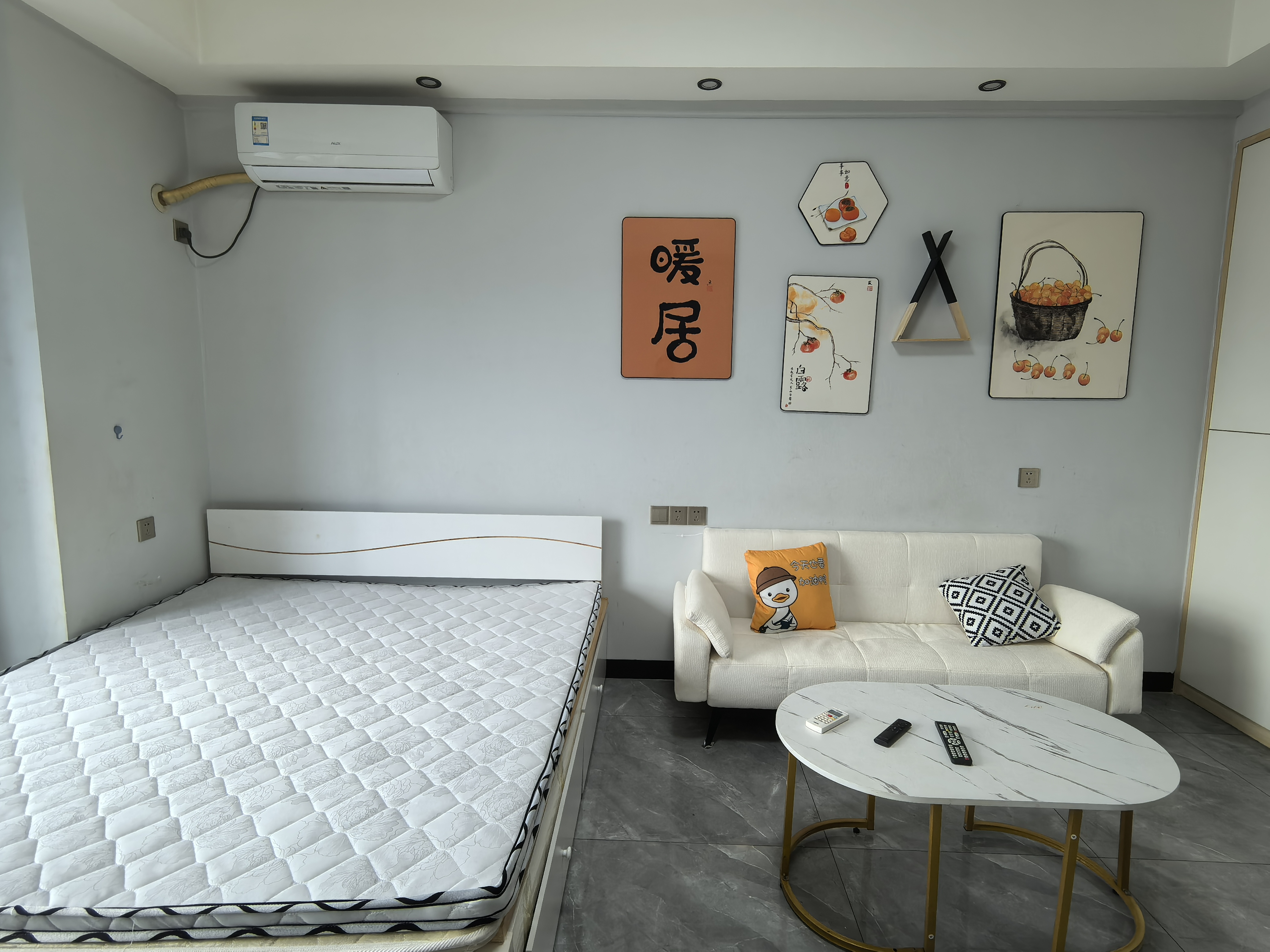 南城金座  1室1厅1卫   1200.00元/月室内图