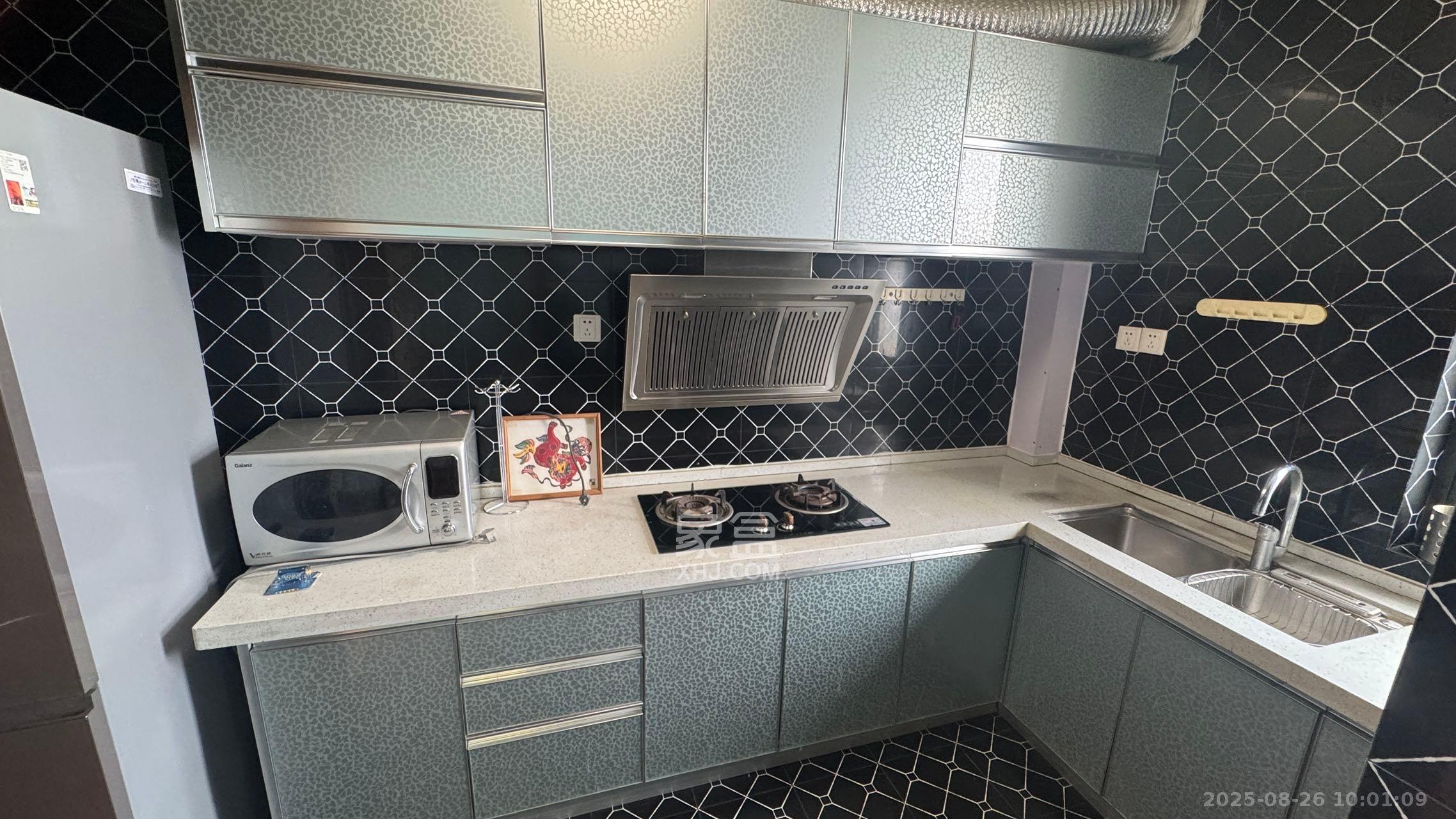 金科东方大院三四期 3室2厅2卫 2600.0元/月 金科东方大院三四期 3室2厅2卫 2600.0元/月室内图