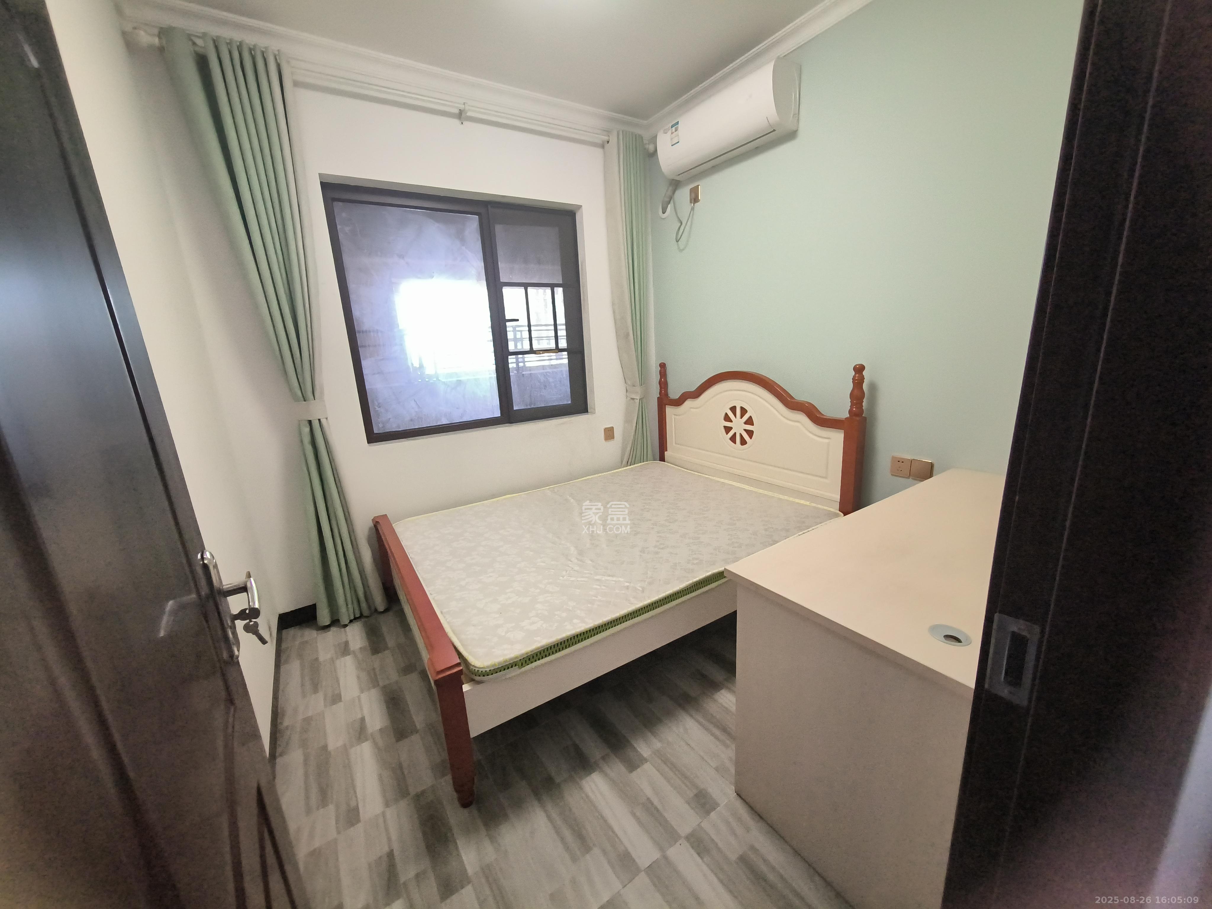 华润置地广场二期  3室2厅1卫    2200.0元/月室内图