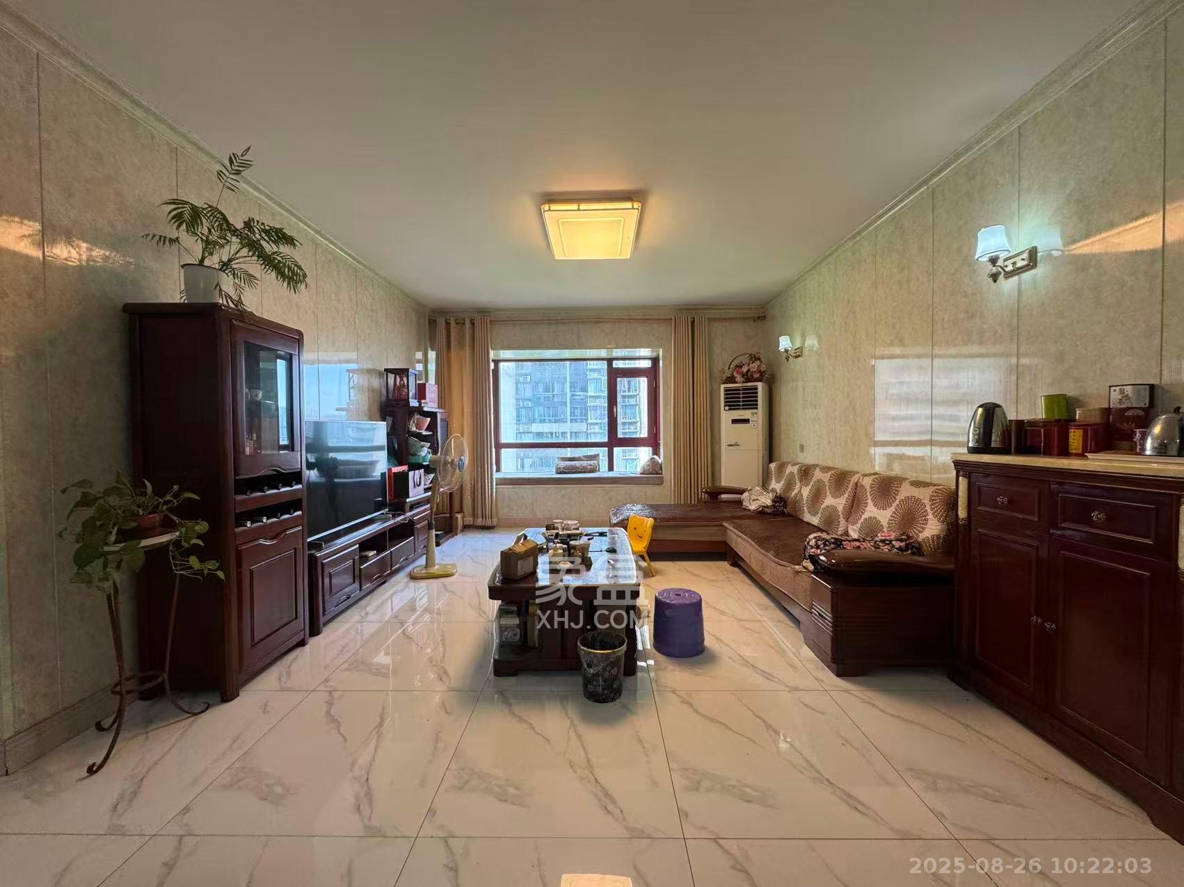 滨江君悦香邸  4室2厅2卫    4500.0元/月 滨江君悦香邸  4室2厅2卫    4500.0元/月室内图