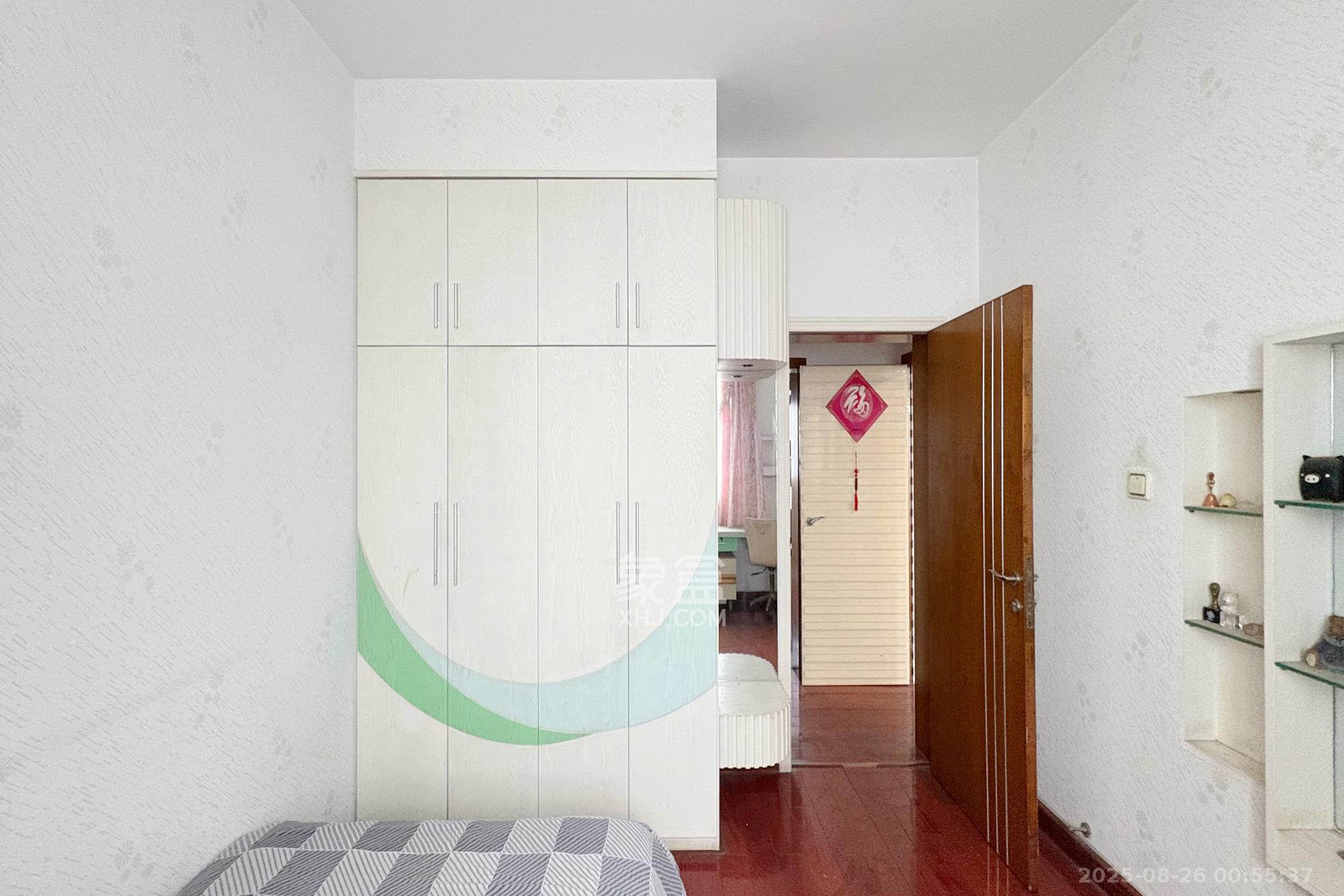 同天大酒店 3室2厅2卫 119.8万 同天大酒店 3室2厅2卫 119.8万卧室