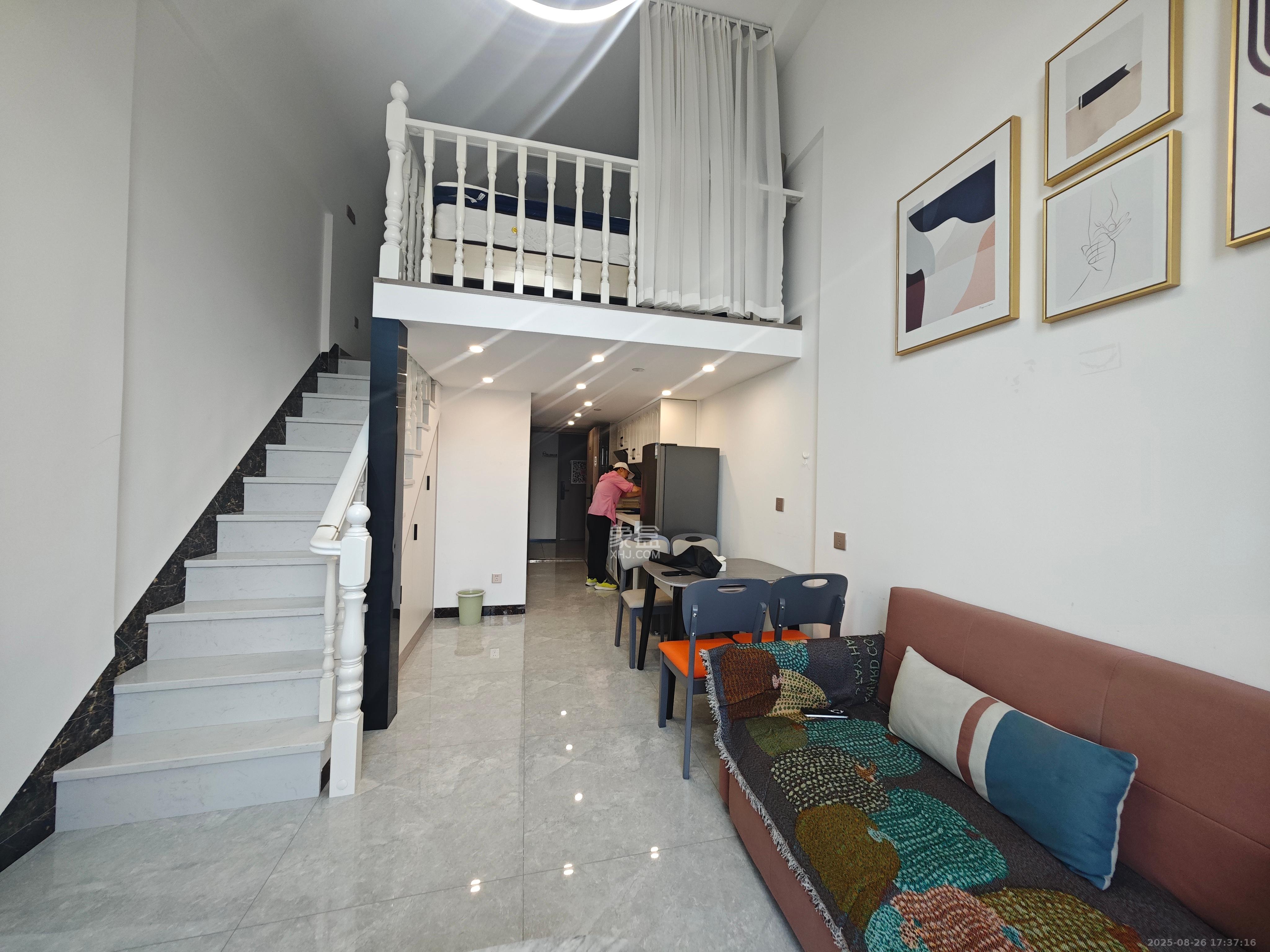 藏珑湖上公馆 2室2厅1卫 2500.0元/月 藏珑湖上公馆 2室2厅1卫 2500.0元/月室内图