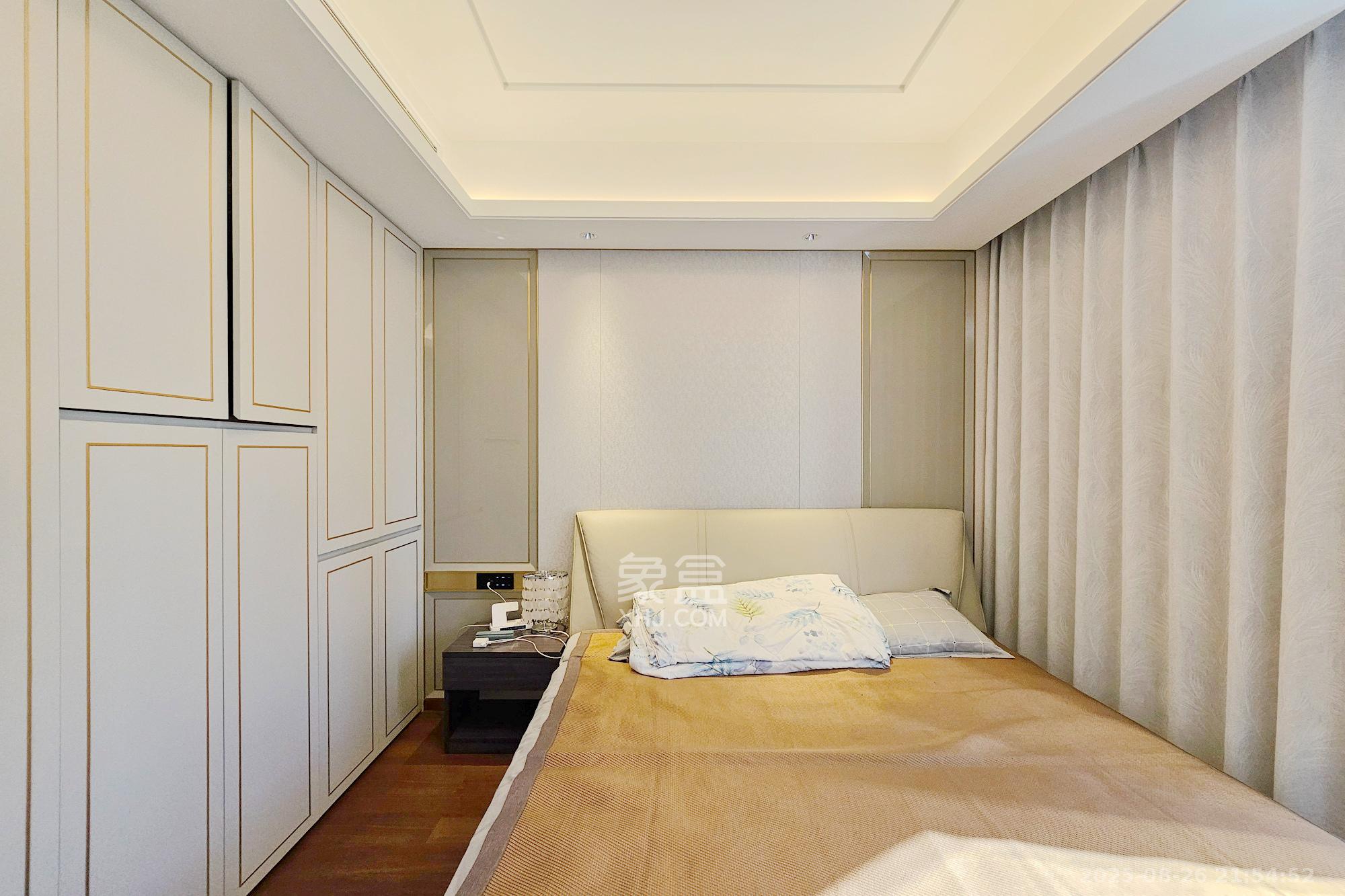 运达滨河广场  3室1厅1卫    348.0万卧室