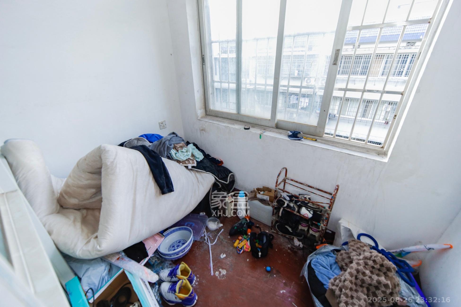 林科院单位房（湘林小区楼梯房）  3室1厅1卫    70.0万阳台