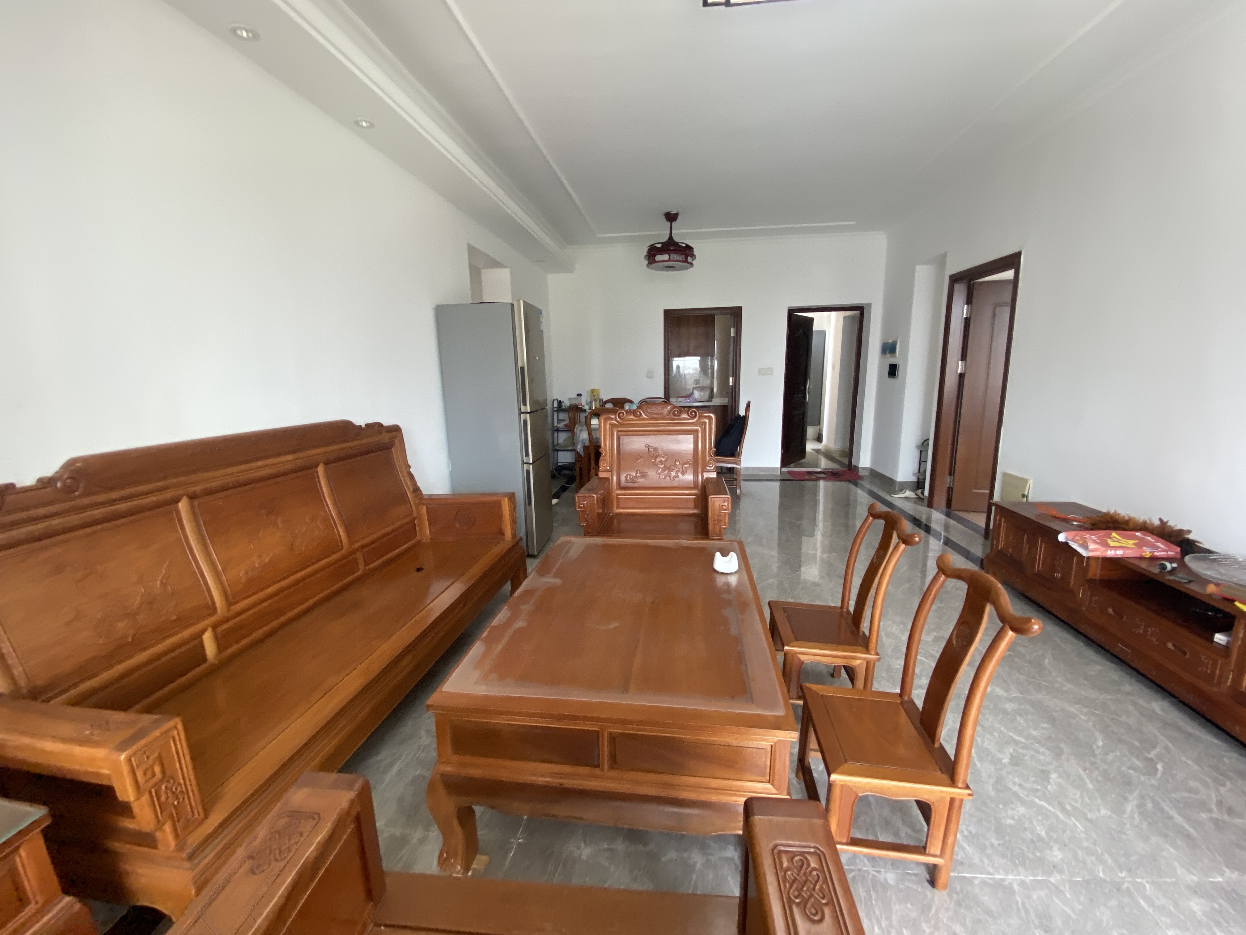 粤泰滨江花园 2室1厅1卫 2300.0元/月 粤泰滨江花园 2室1厅1卫 2300.0元/月室内图