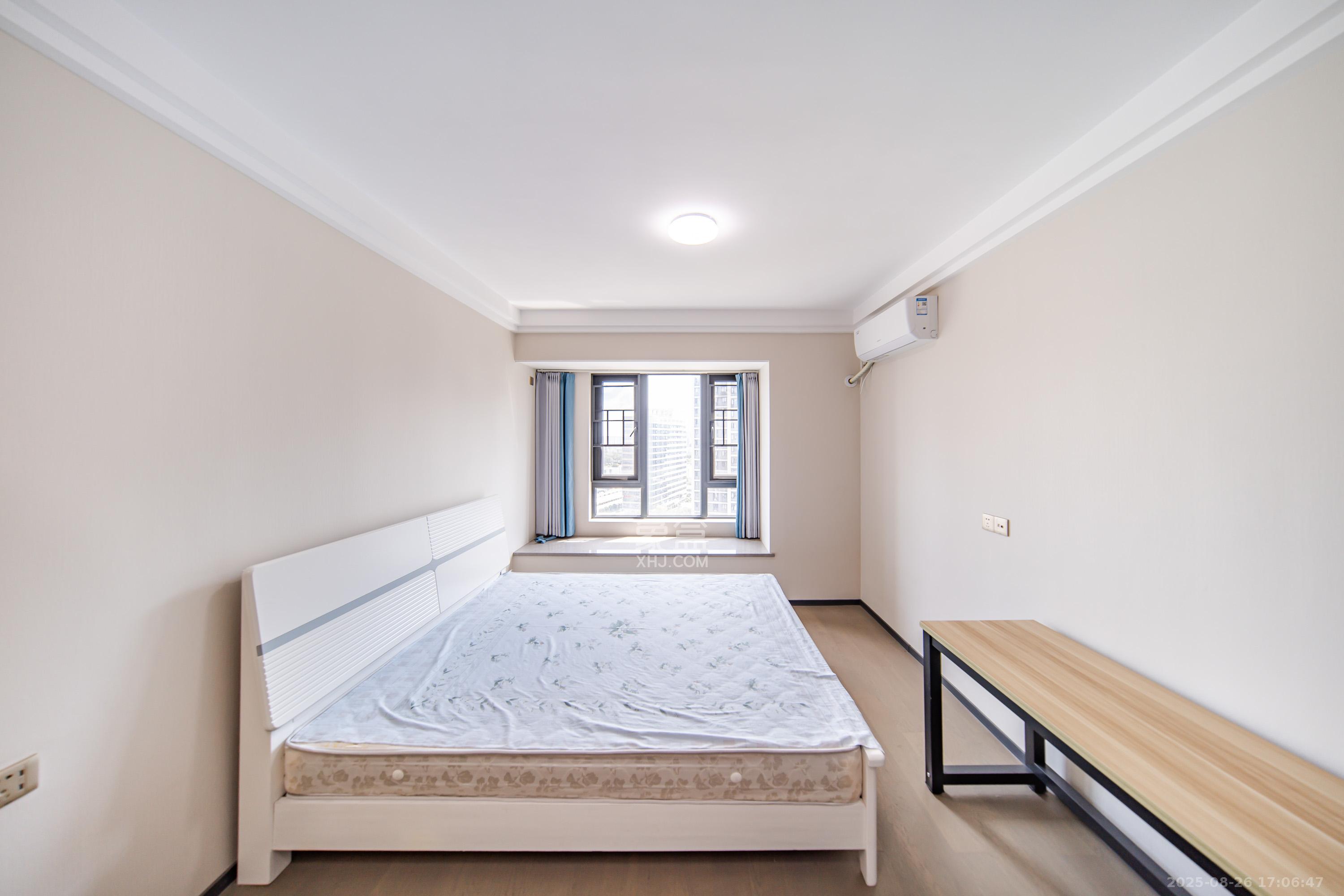 中海阅麓山二期 3室2厅2卫 132.0万 中海阅麓山二期 3室2厅2卫 132.0万卧室