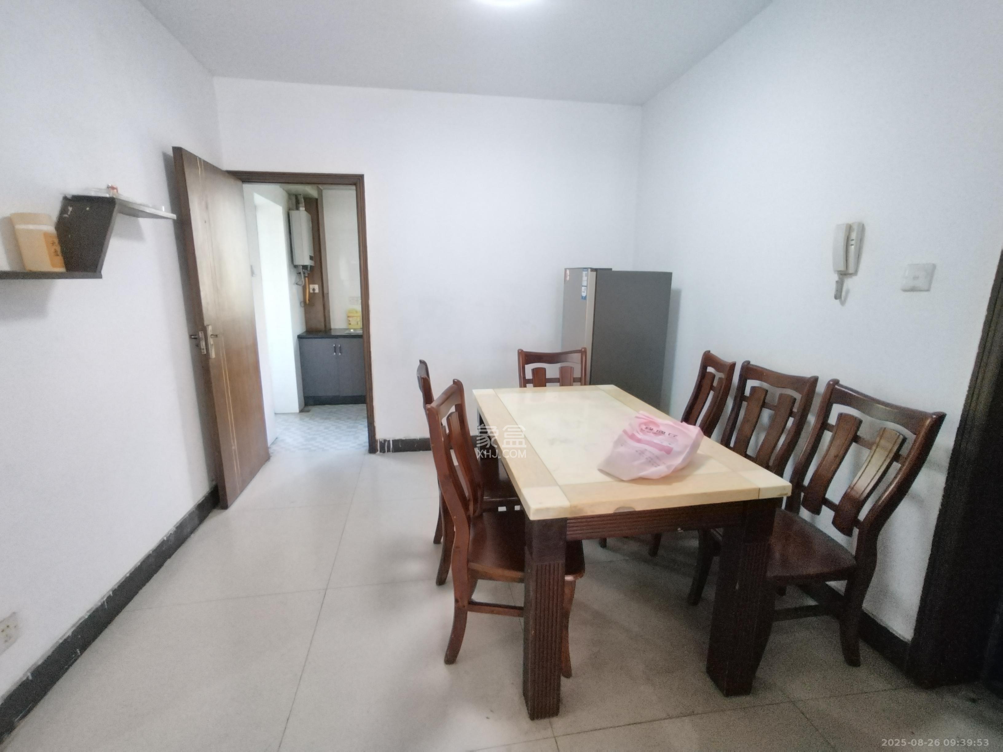 德润园  3室2厅2卫    2200.0元/月室内图