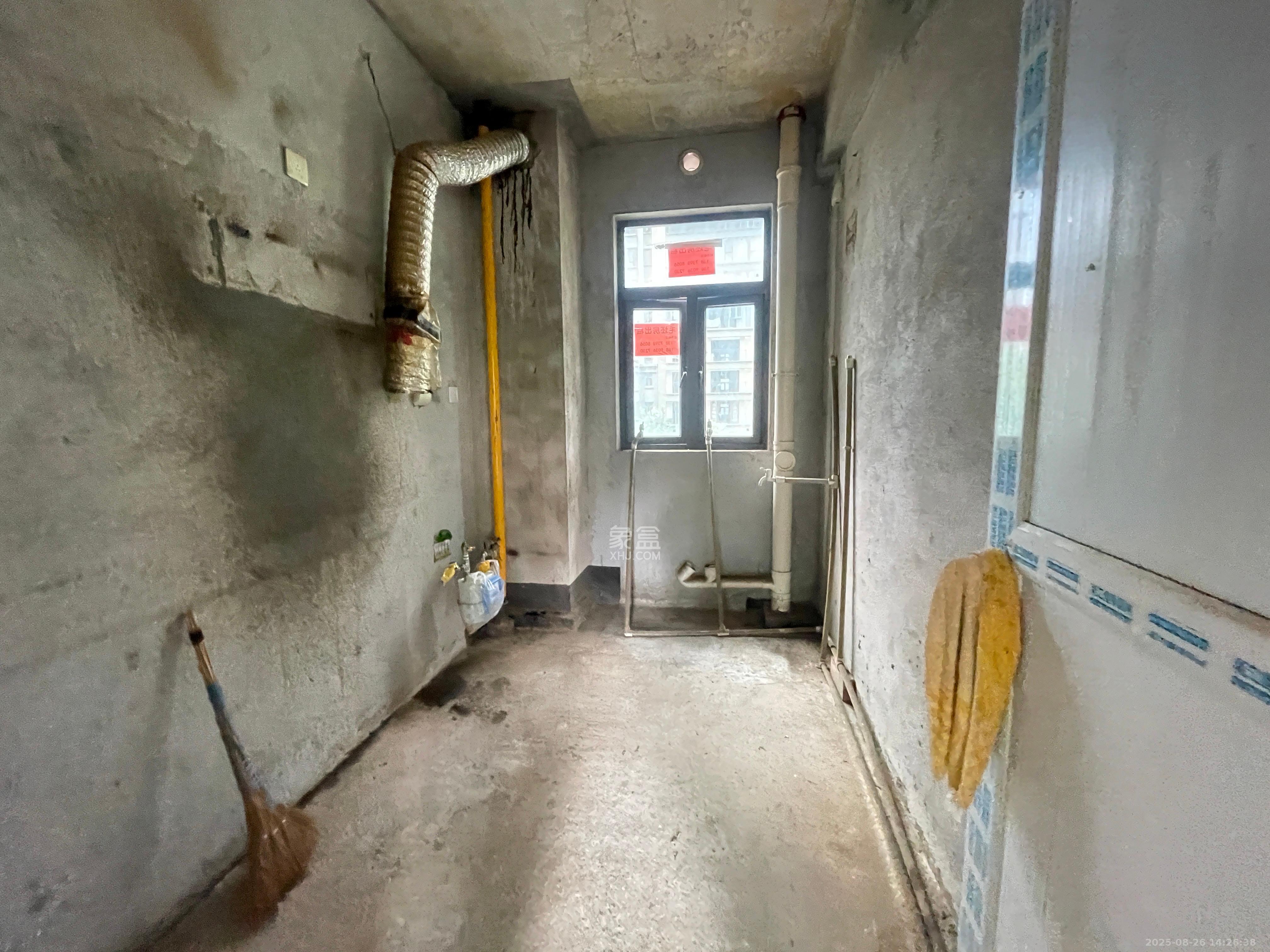 中建钰和城  4室2厅2卫    1400.0元/月室内图