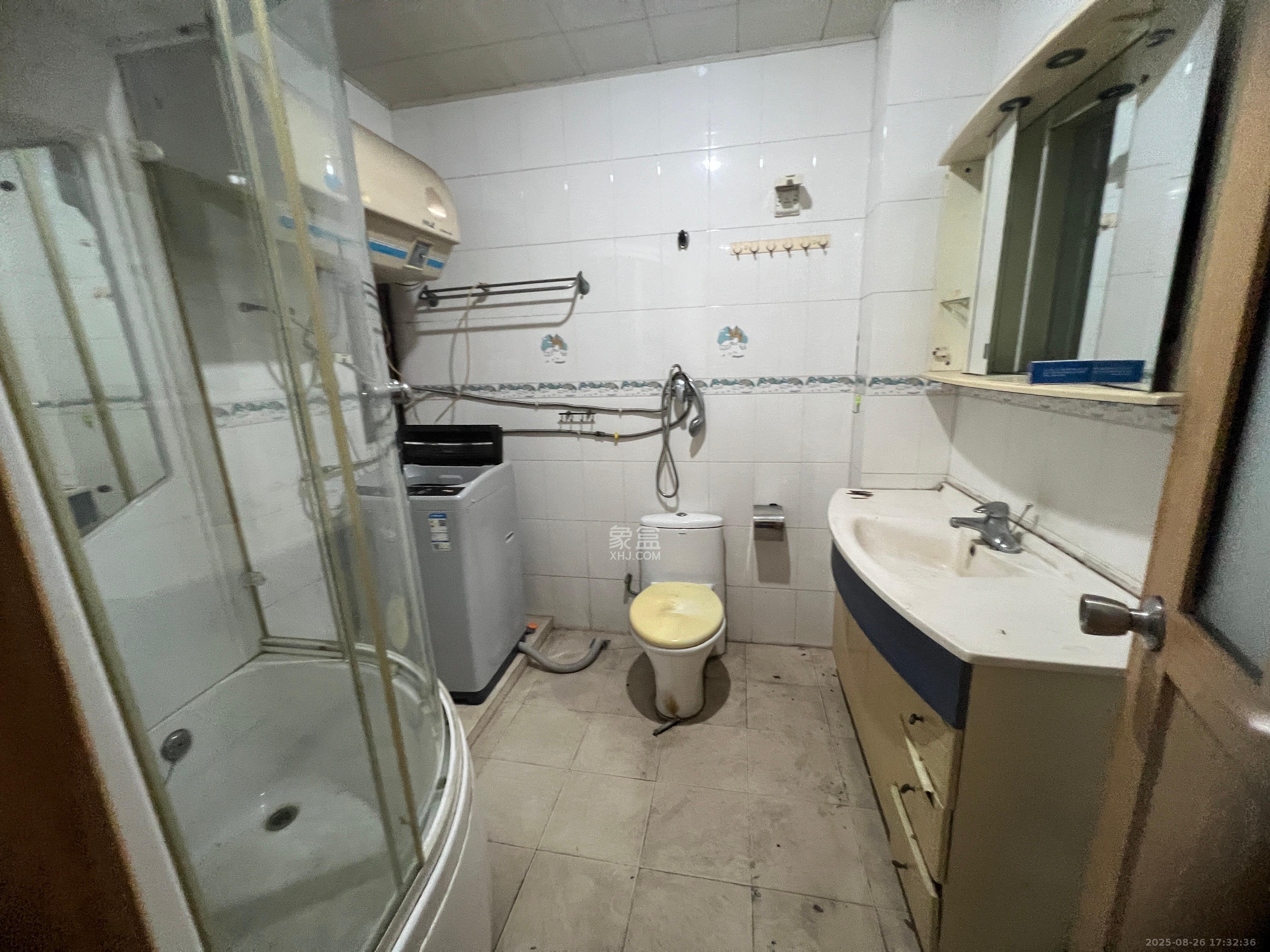 泰时新雅园  4室2厅1卫    2500.0元/月 泰时新雅园  4室2厅1卫    2500.0元/月室内图