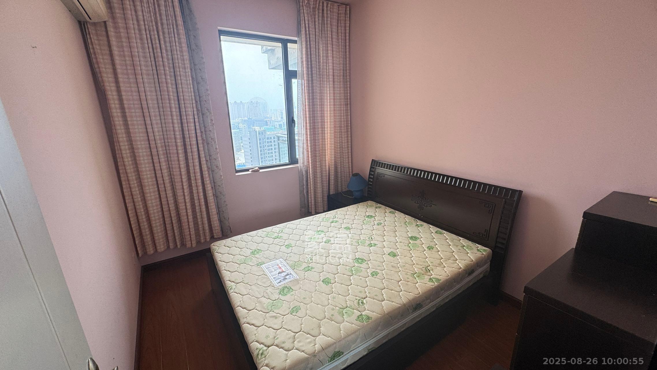 金科东方大院三四期 3室2厅2卫 2600.0元/月 金科东方大院三四期 3室2厅2卫 2600.0元/月室内图