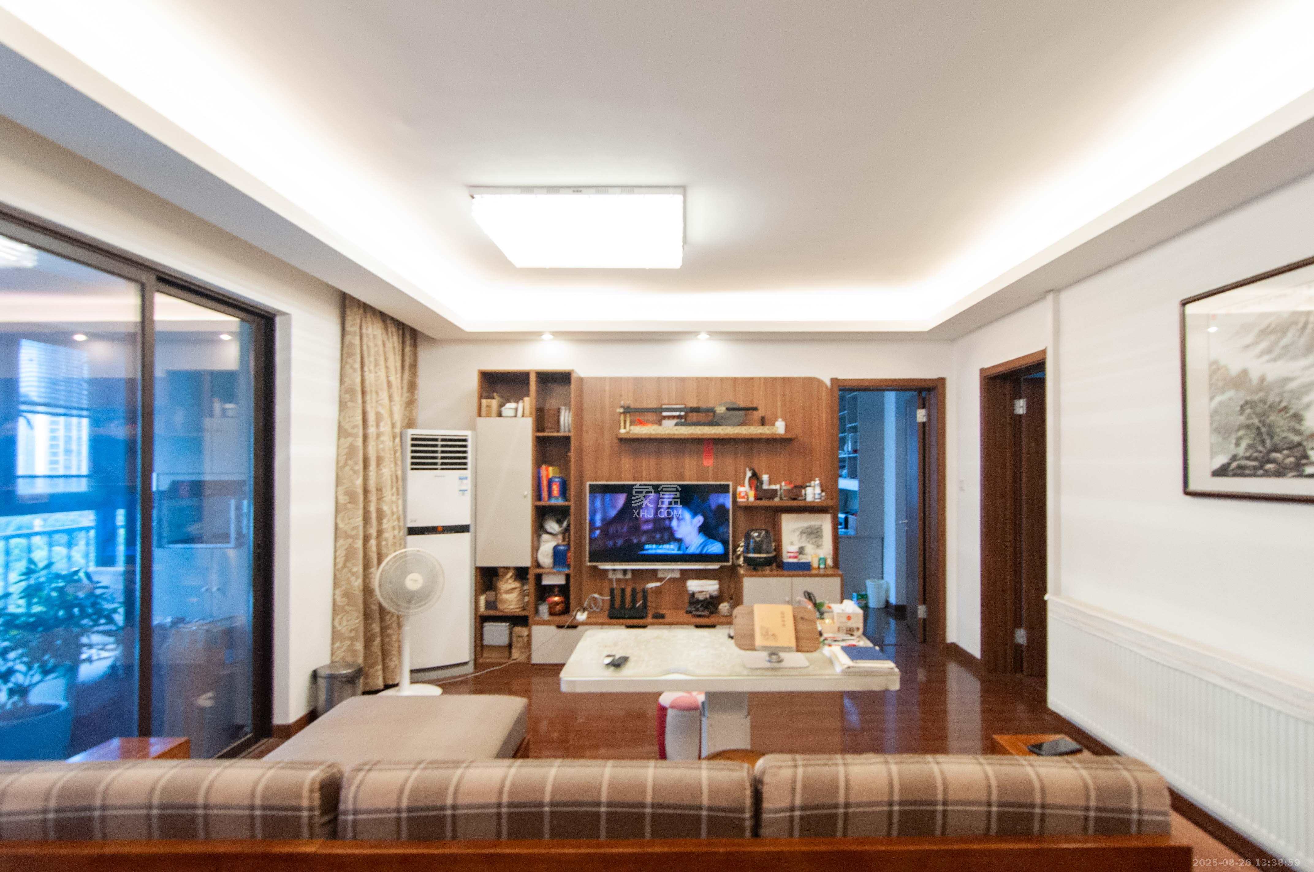 万科里梅溪郡 3室2厅2卫 208.0万 万科里梅溪郡 3室2厅2卫 208.0万客厅