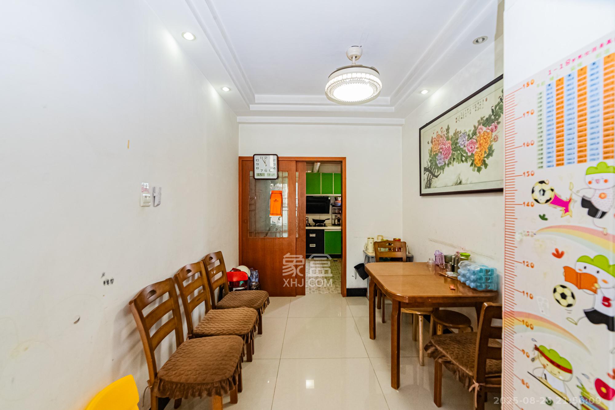 湘江北尚  3室2厅2卫    108.0万 湘江北尚  3室2厅2卫    108.0万客厅