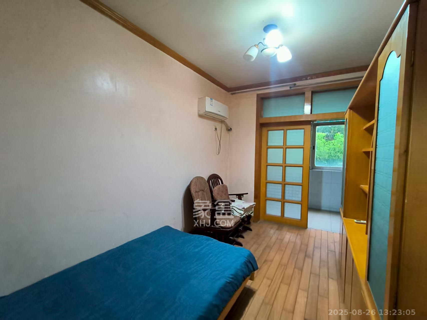 袁家岭省煤炭厅宿舍(芙蓉区省煤炭局小区)  3室1厅1卫    2500.0元/月 袁家岭省煤炭厅宿舍(芙蓉区省煤炭局小区)  3室1厅1卫    2500.0元/月室内图