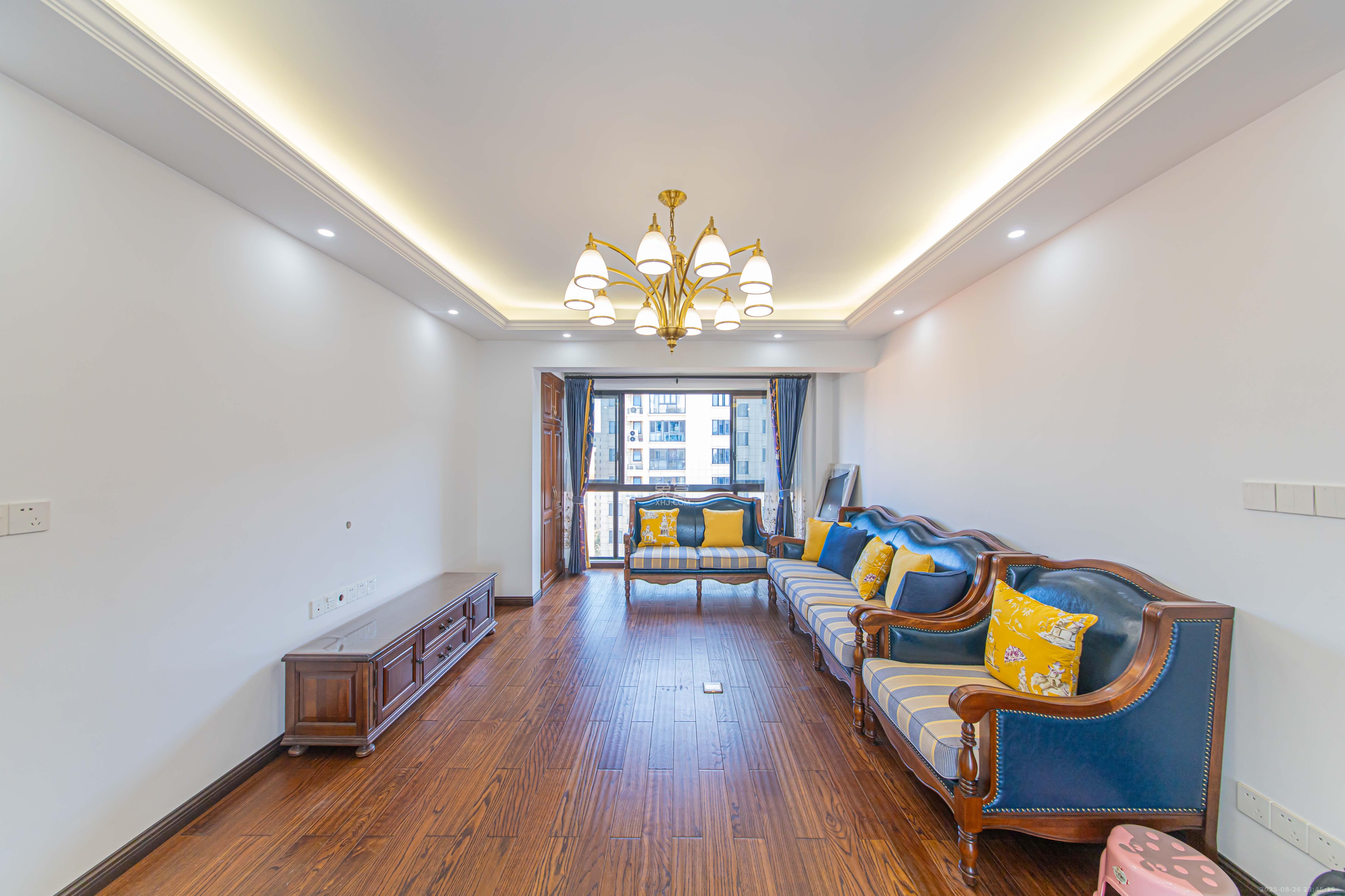 鑫远玲珑 3室2厅2卫 145.0万 鑫远玲珑 3室2厅2卫 145.0万客厅