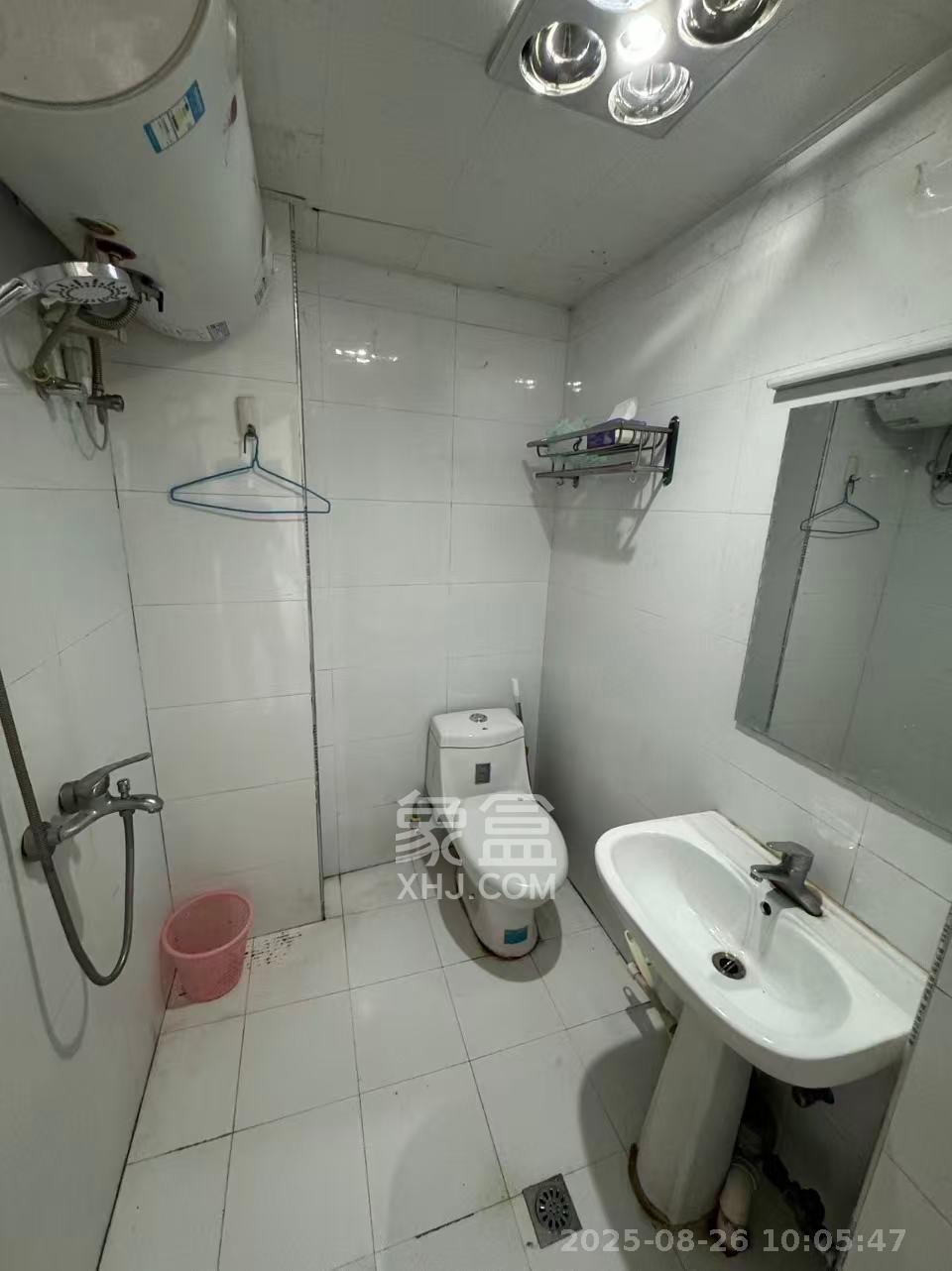 观园国际公寓  1室1厅1卫    1600.0元/月室内图