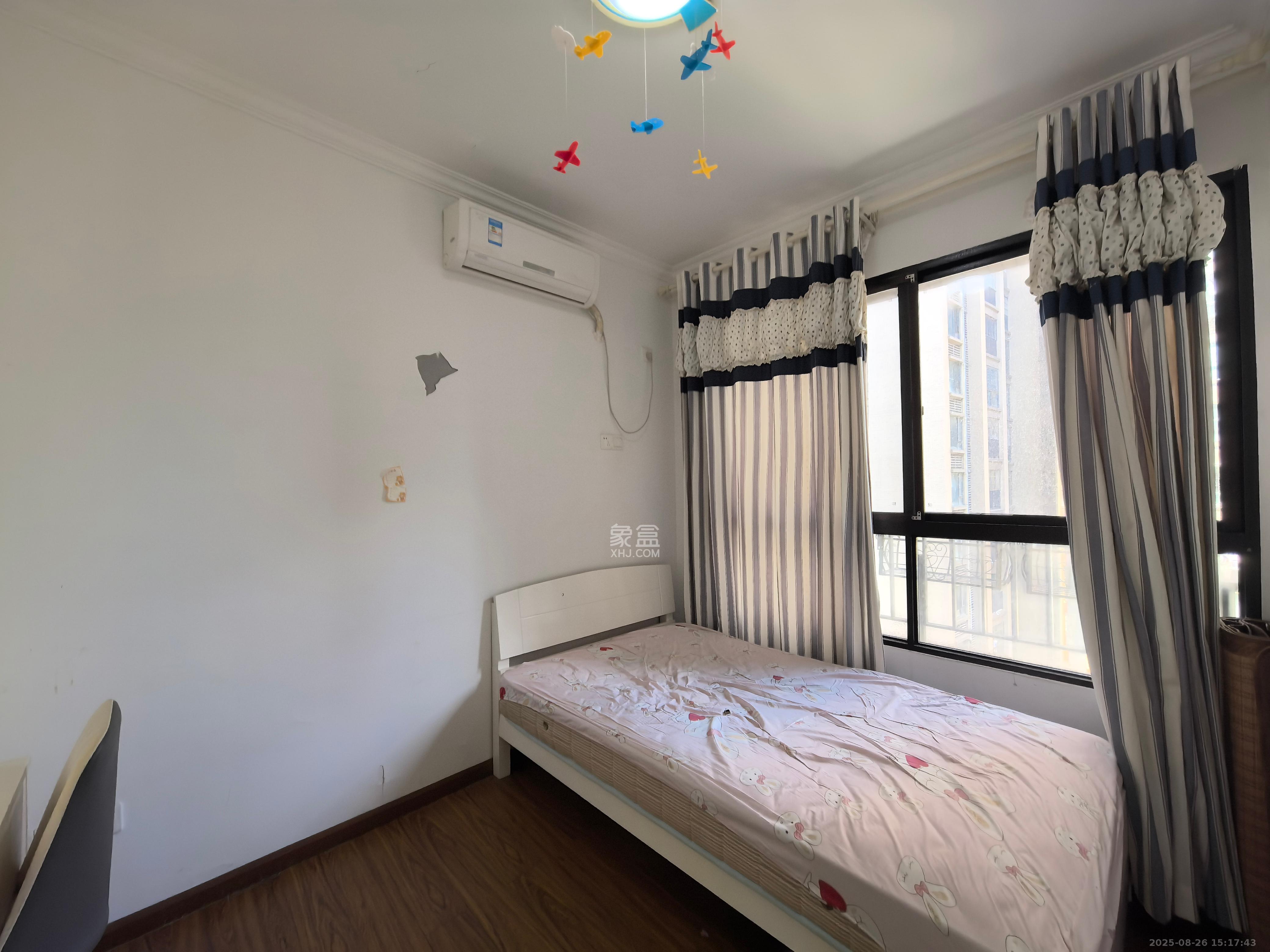 华润凤凰城三期  2室2厅1卫    2000.0元/月室内图