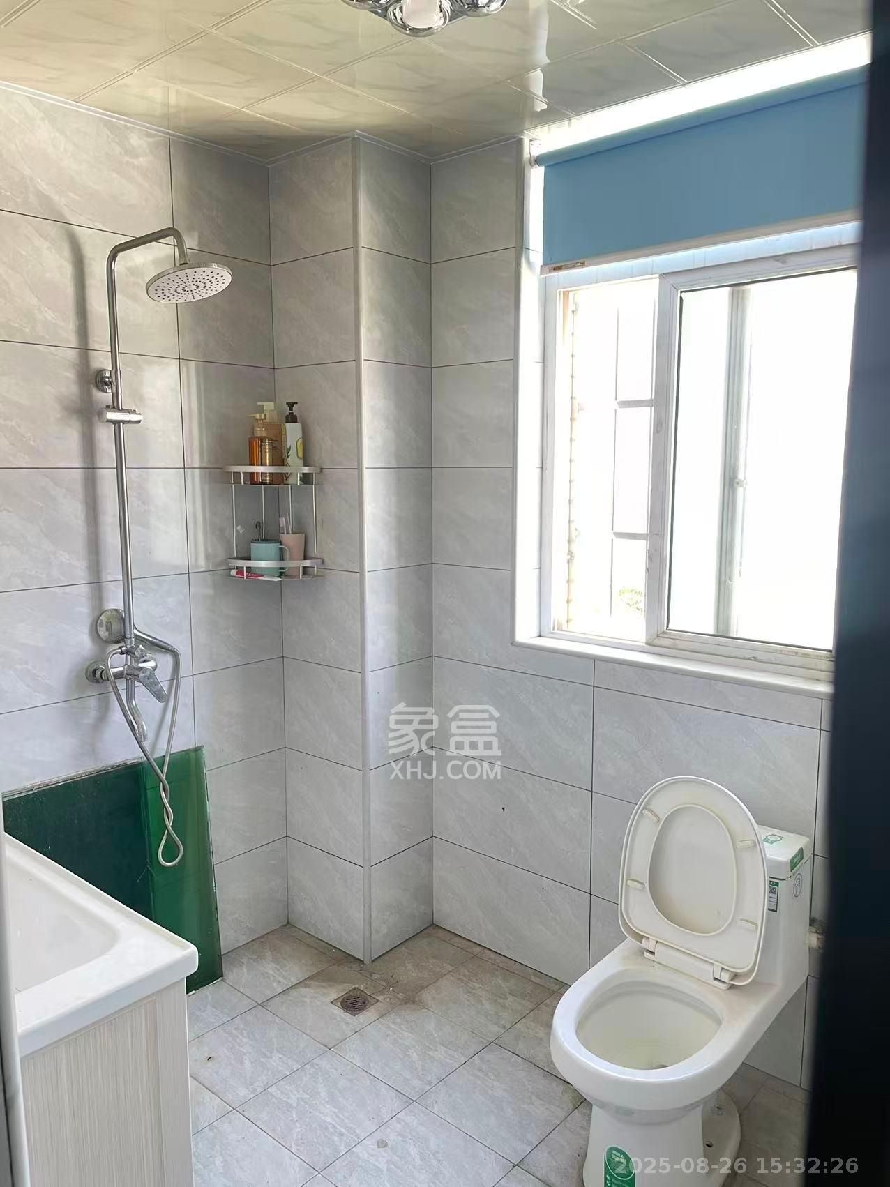 景荣华苑  3室2厅2卫    2300.0元/月 景荣华苑  3室2厅2卫    2300.0元/月室内图