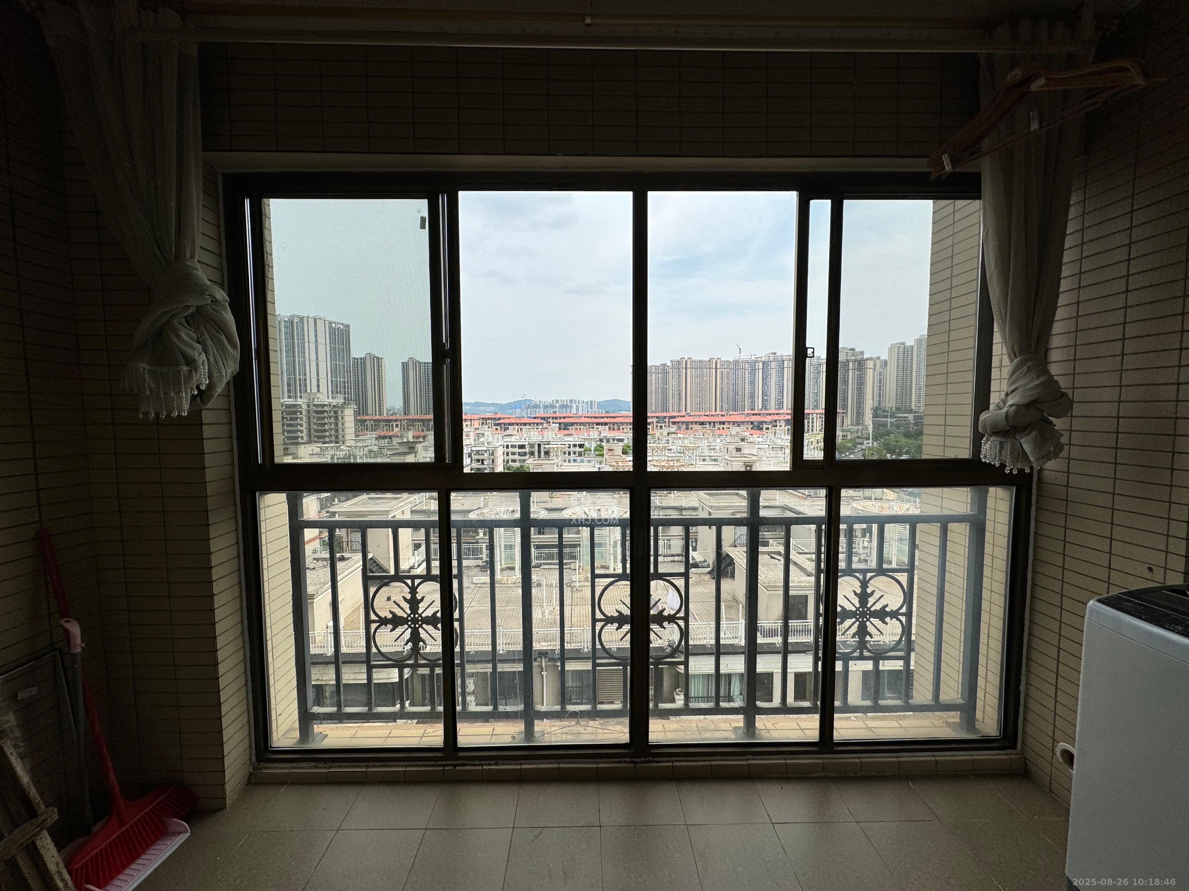 江山帝景雅典  3室2厅1卫    2000.0元/月 江山帝景雅典  3室2厅1卫    2000.0元/月室内图