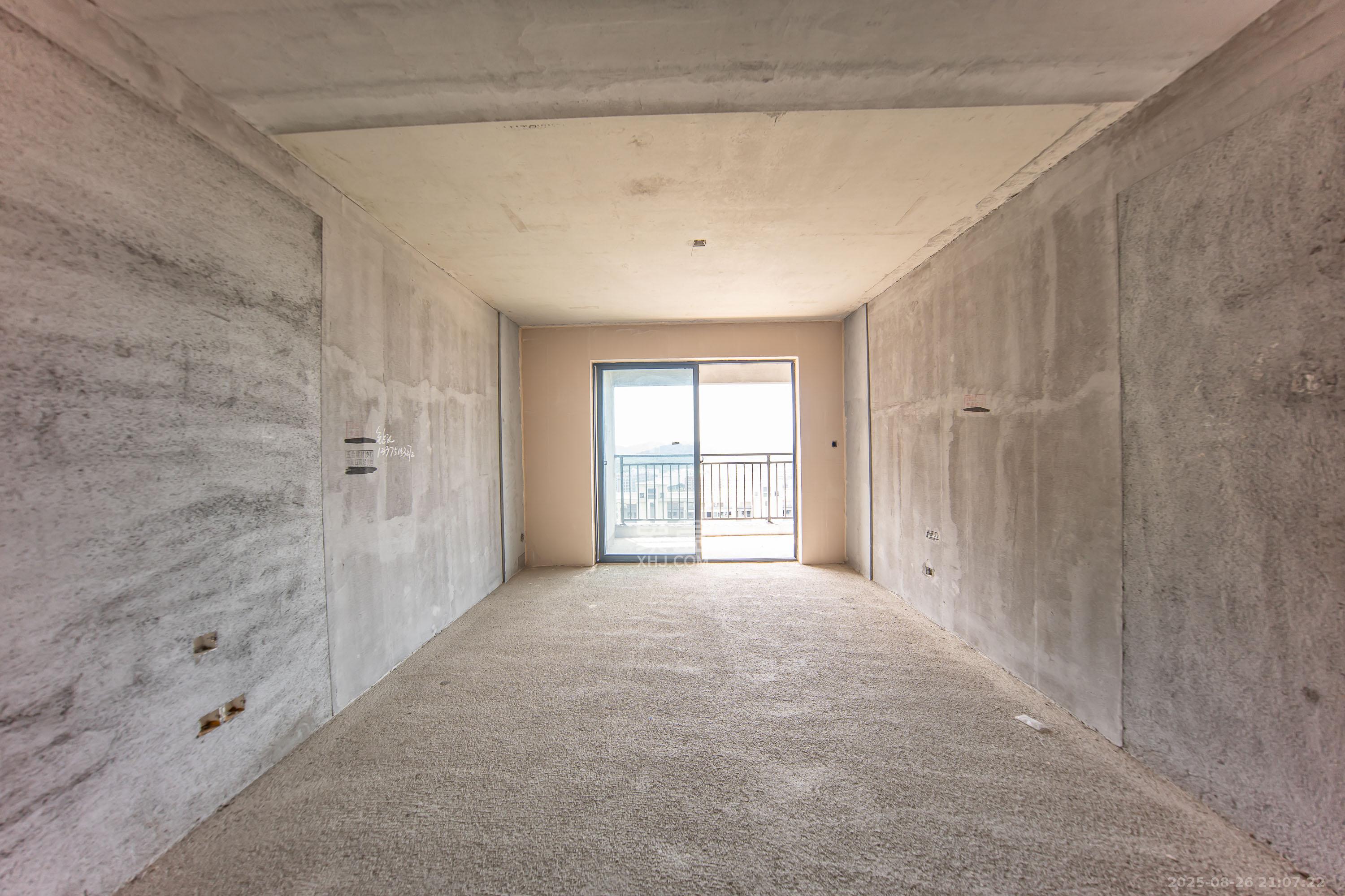 汉高学士府  3室2厅2卫    86.0万 汉高学士府  3室2厅2卫    86.0万客厅