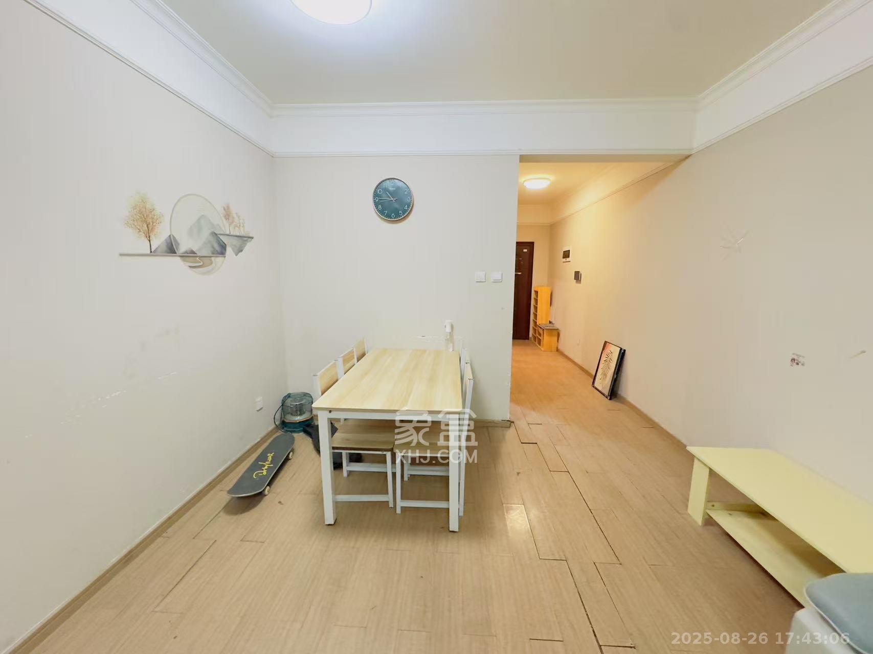 麓谷小镇 3室2厅1卫 1800.0元/月 麓谷小镇 3室2厅1卫 1800.0元/月室内图